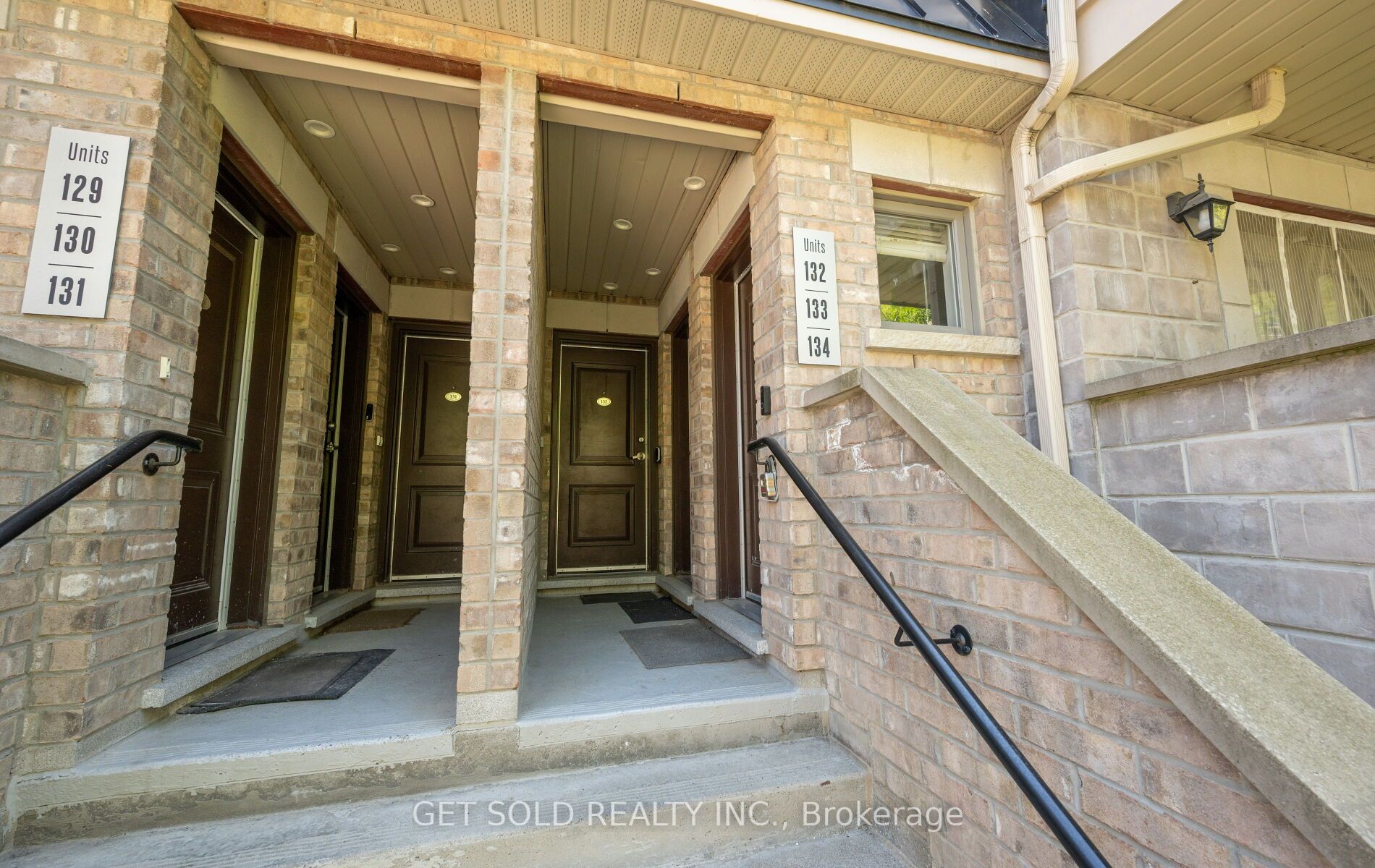80 Parrotta Drive 132, Toronto, ON M9M 0E6 photo 3