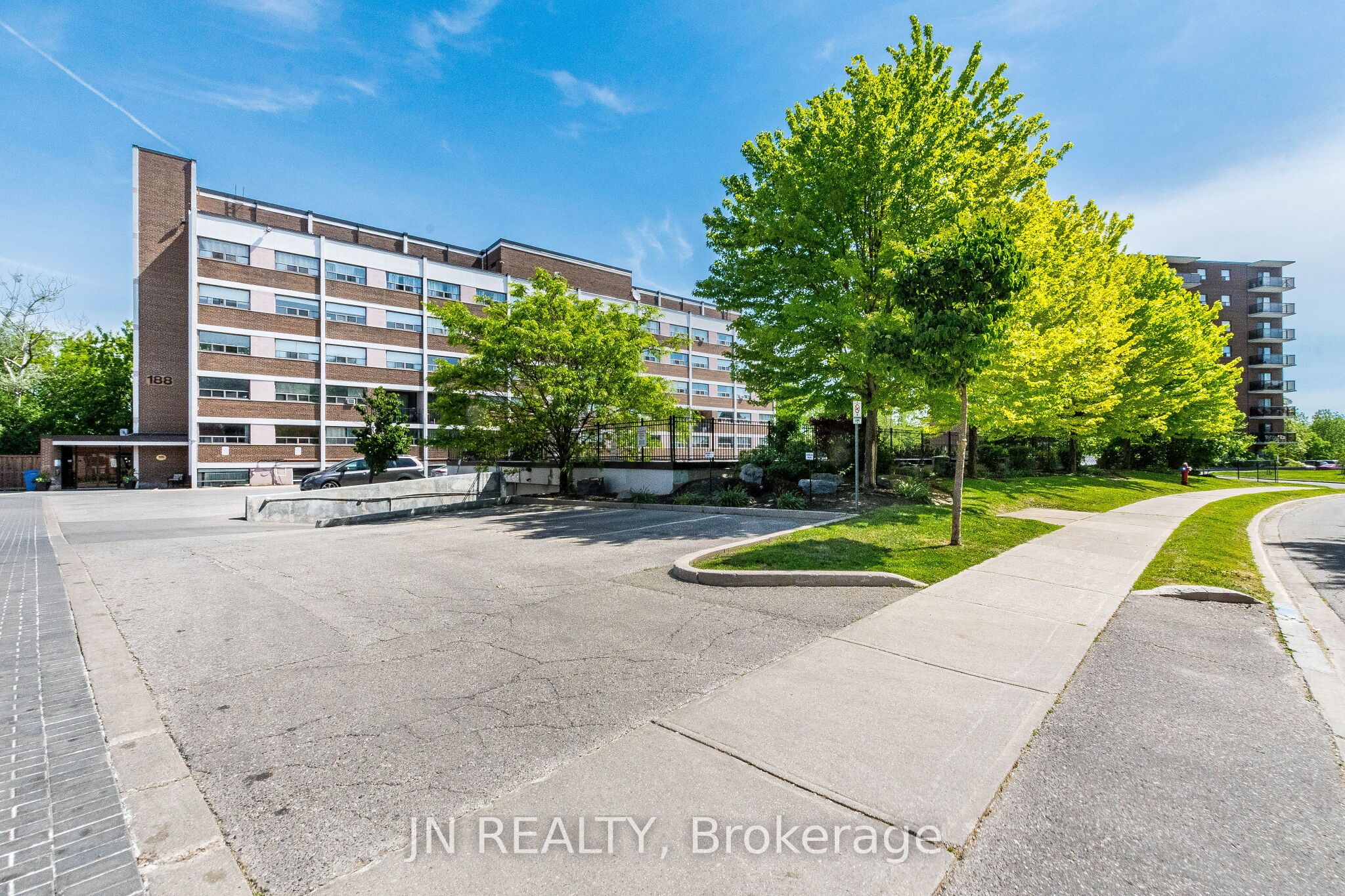 188 Mill Street S 409, Brampton, ON L6Y 1T8 photo 2