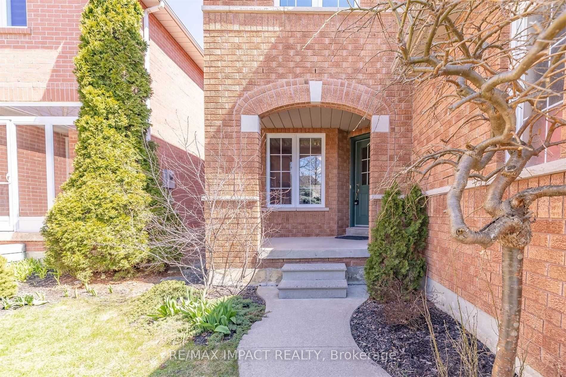 49 Hood Crescent, Brampton, ON L6Y 4S7 photo 4