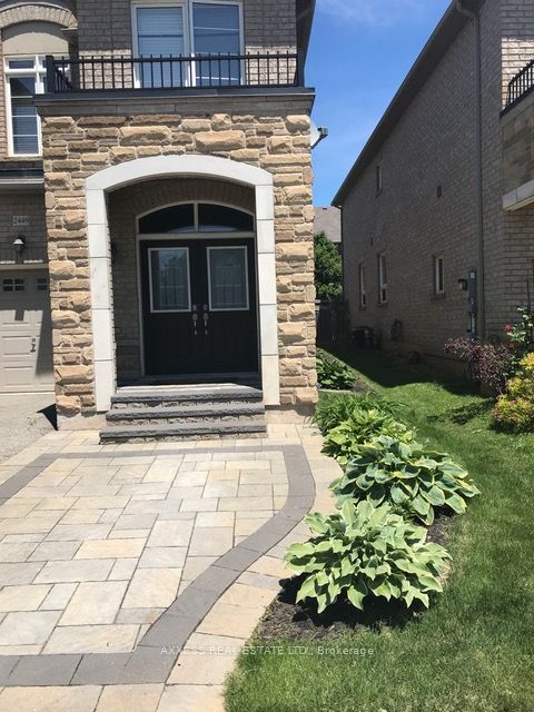 2449 Grand Oak Trail, Oakville, ON L6M 0J3 photo 2
