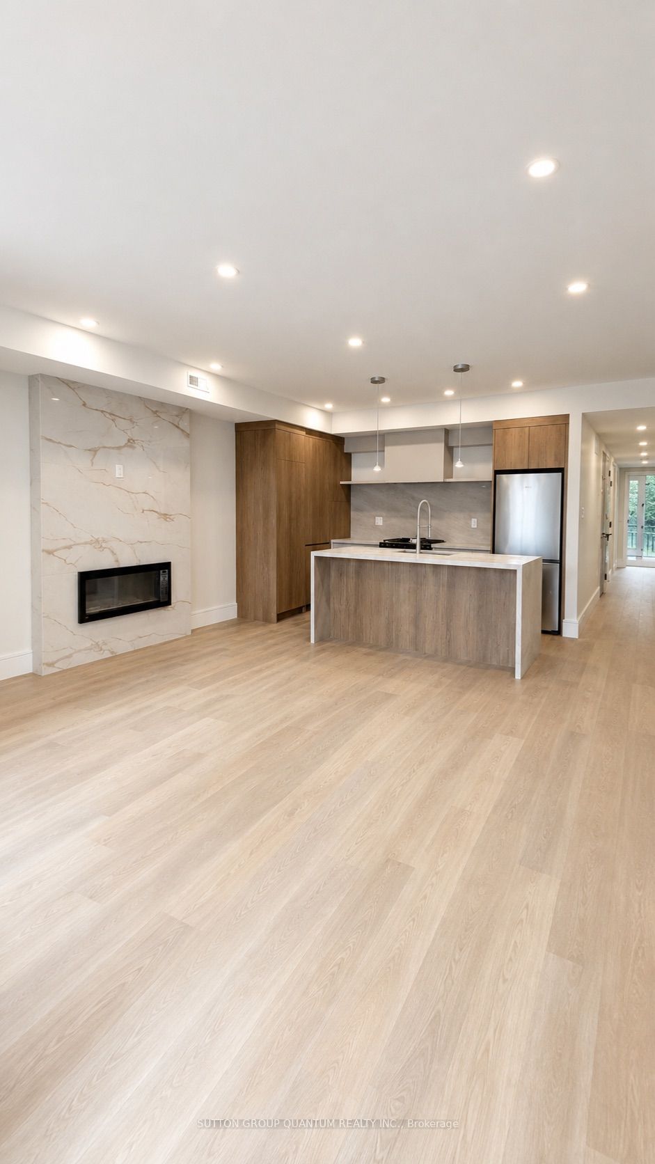 43 Elmwood Avenue N #1, Mississauga, ON L5G 3K1 photo 4