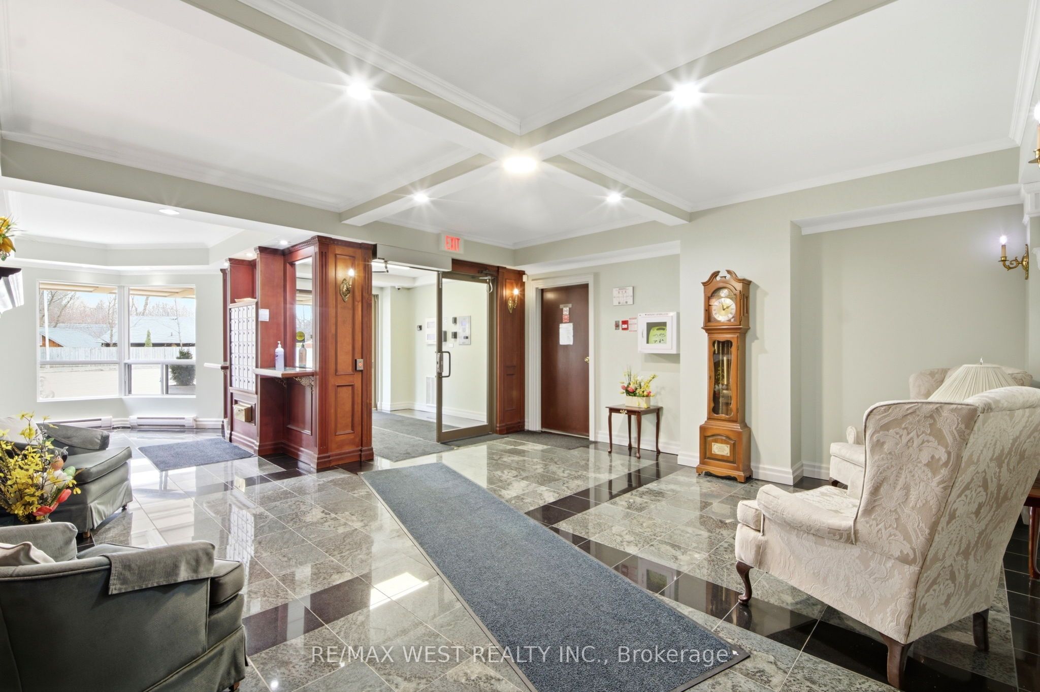 24 Chapel Street 407, Halton Hills, ON L7G 6A7 photo 2