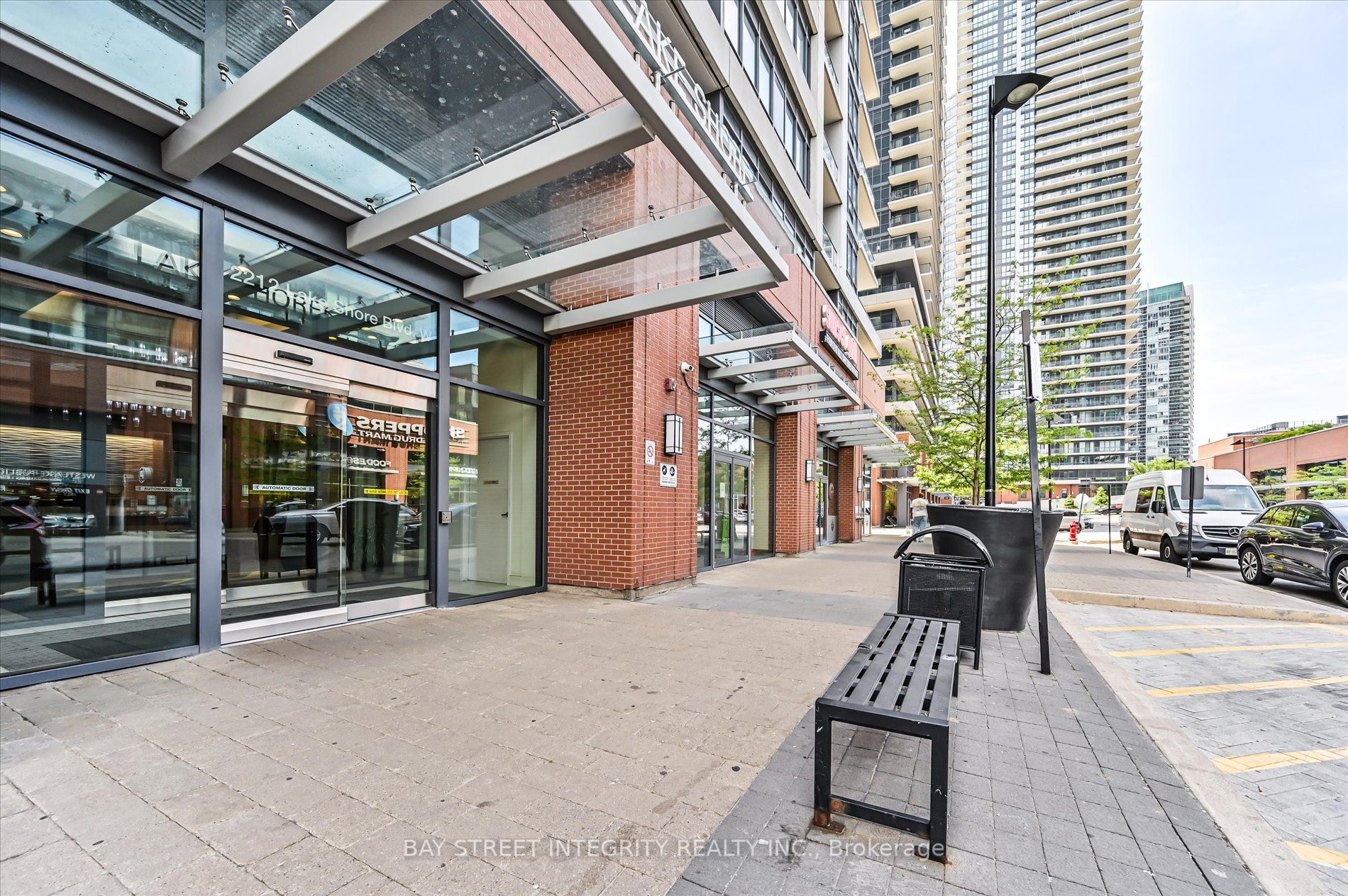 2212 Lake Shore Boulevard W 2001, Toronto, ON M8V 0C2 photo 3
