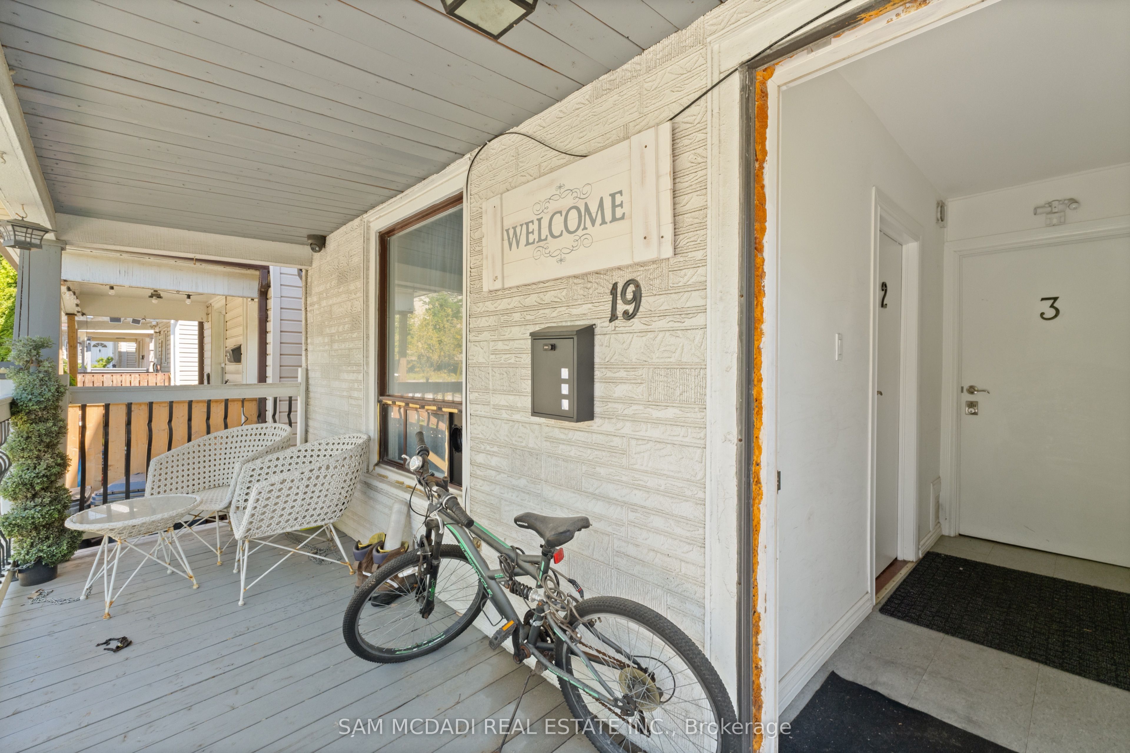 19 Toffee Court, Toronto, ON M8V 3B9 photo 2