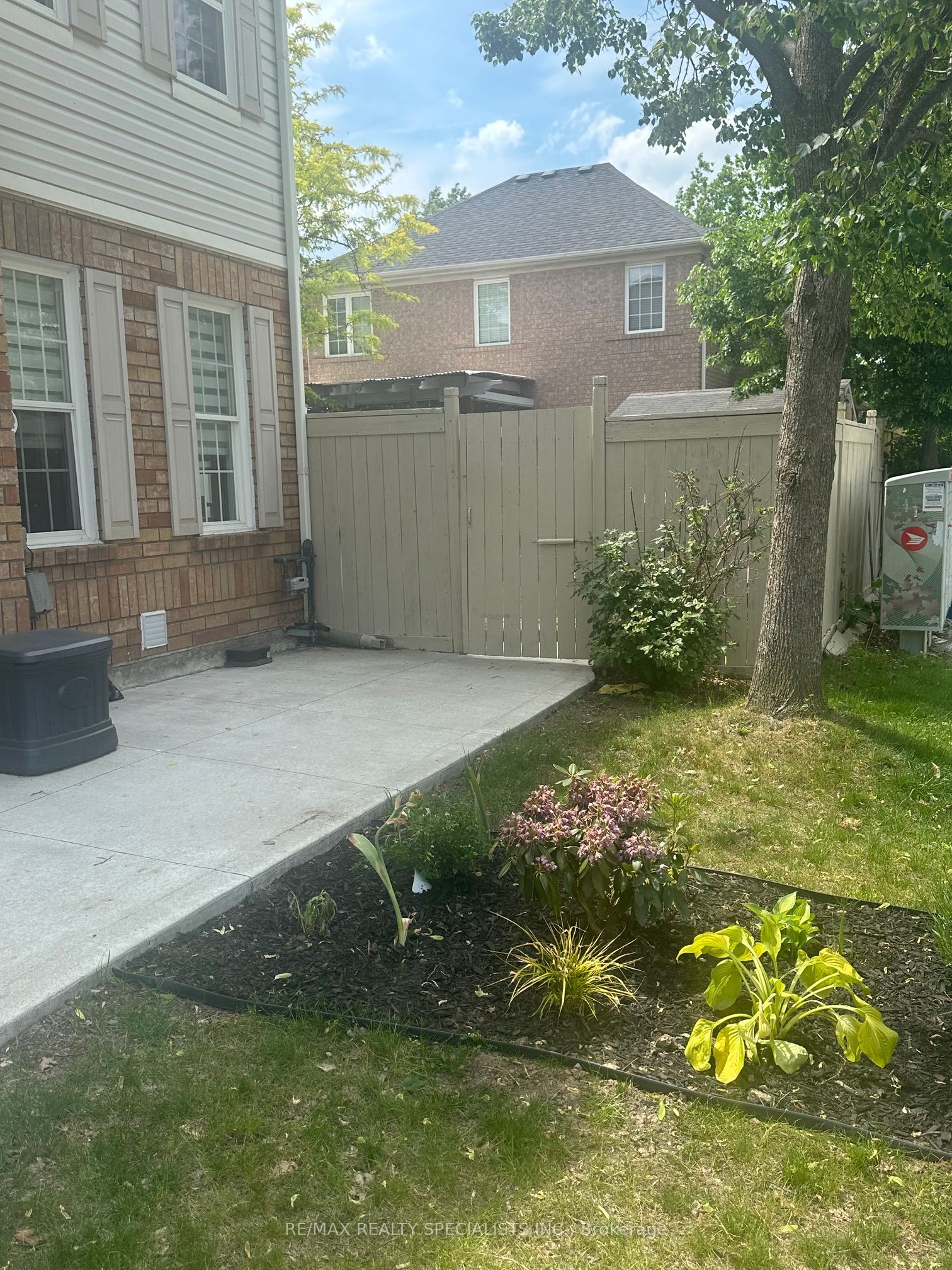7 Vista Green Crescent BSMNT, Brampton, ON L7A 2S3 photo 2
