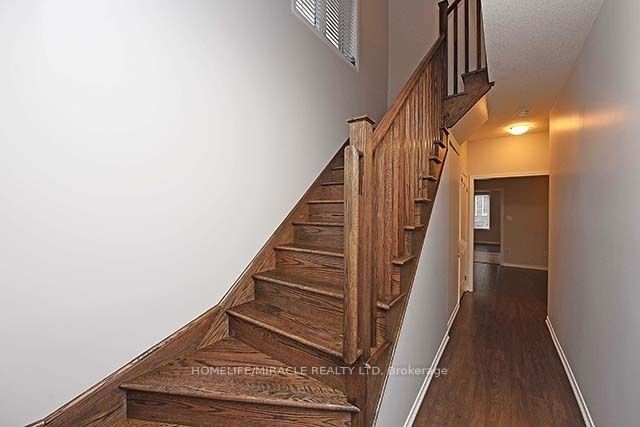 53 Baffin Crescent, Brampton, ON L7A 4L1 photo 3