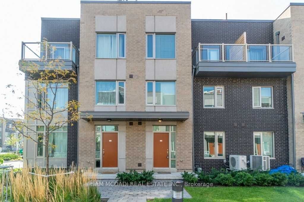 22 Applewood Lane 33, Toronto, ON M9C 2Z7