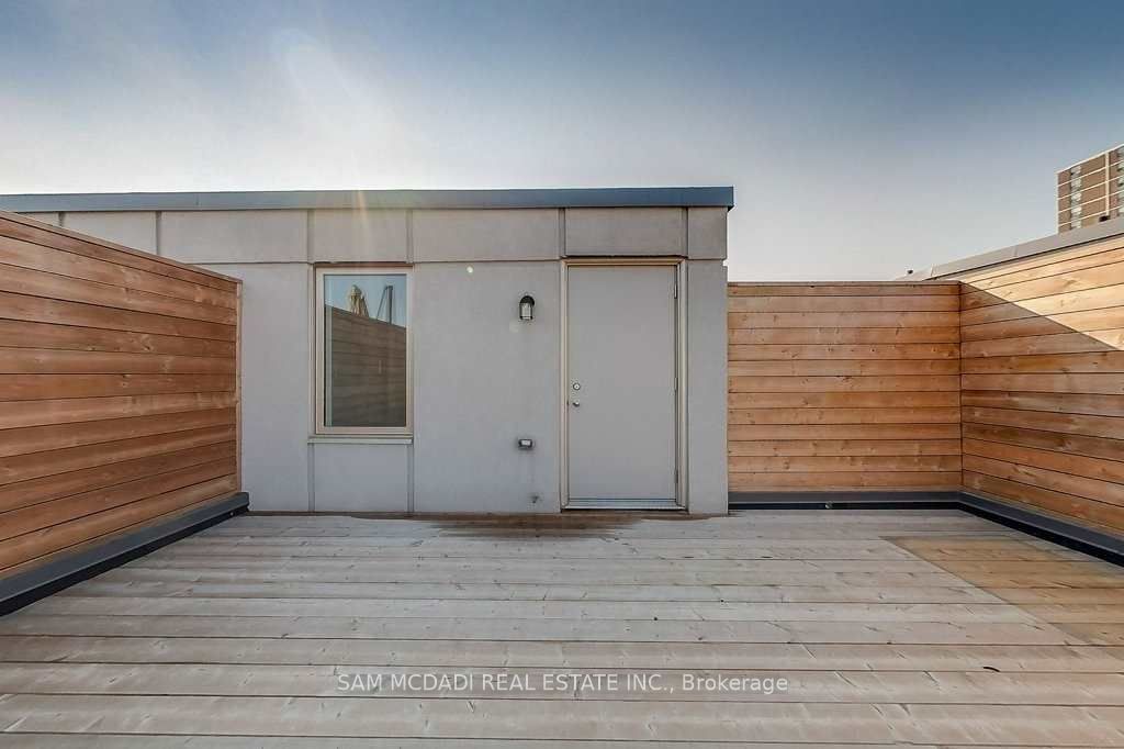 22 Applewood Lane 33, Toronto, ON M9C 2Z7 photo 5
