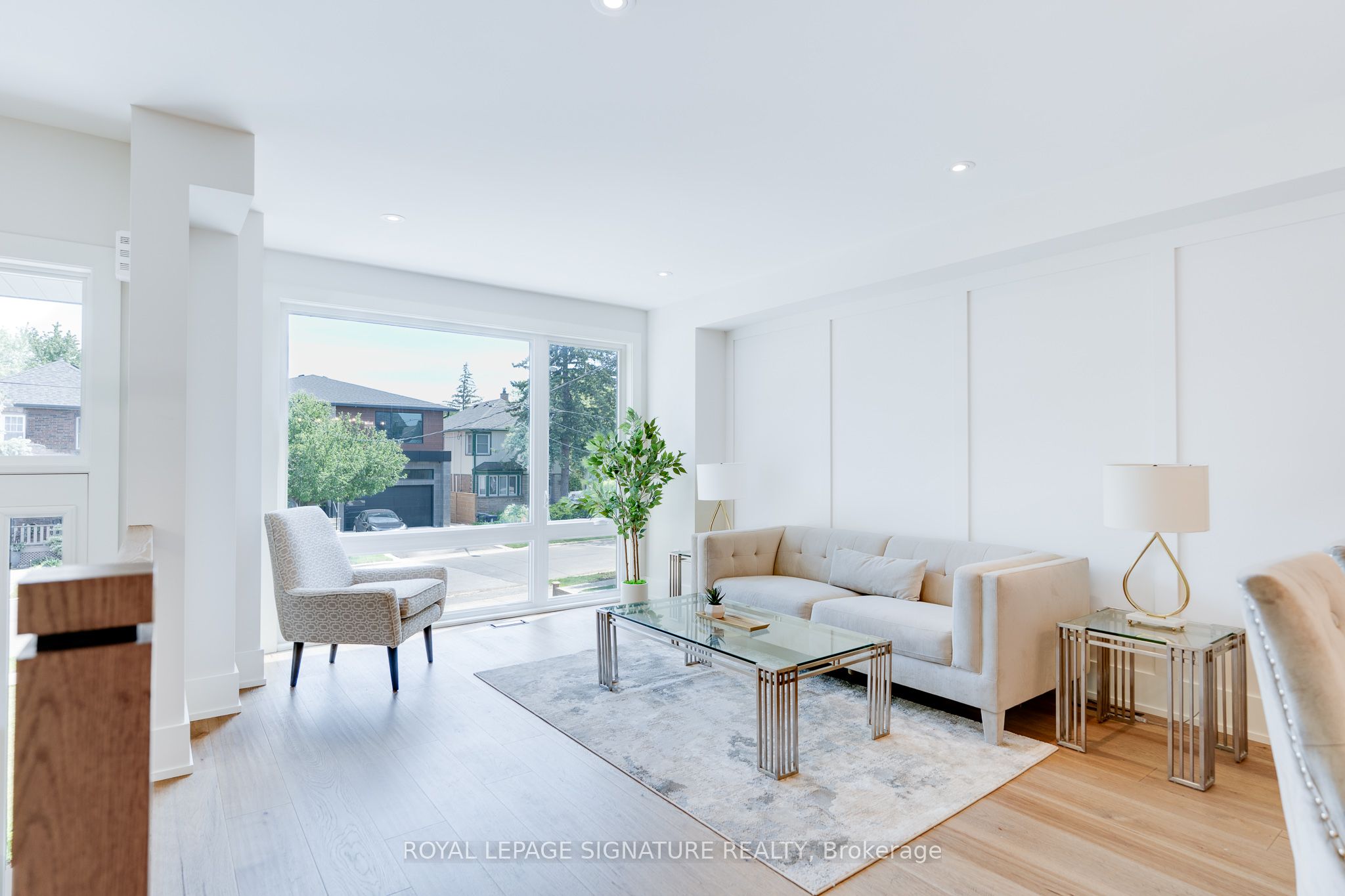 62 Ash Crescent, Toronto, ON M8W 1E6 photo 4