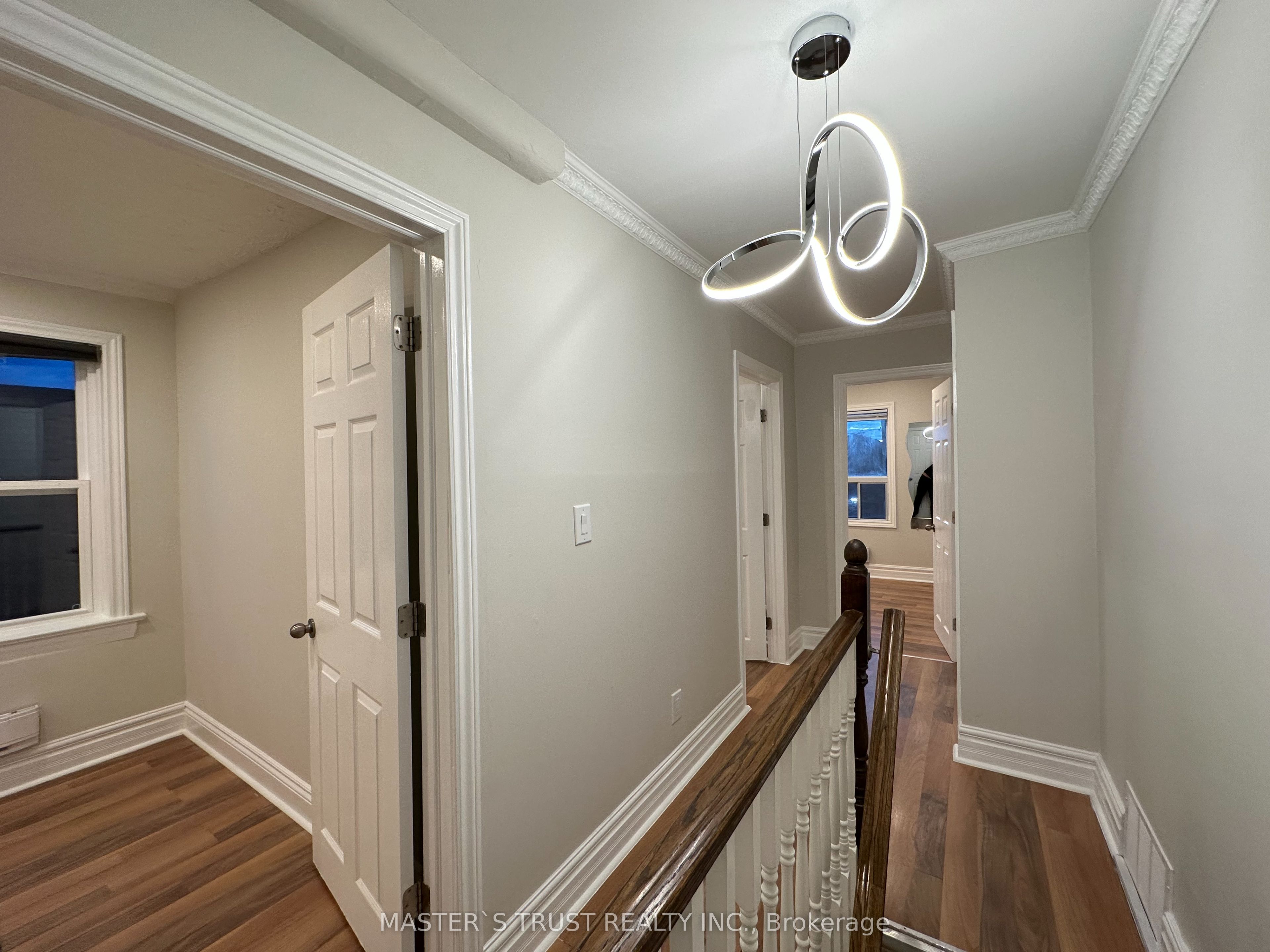151 Dynevor Road Upper, Toronto, ON M6E 3X5 photo 5
