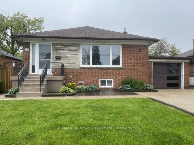 65 Exbury Road Lower, Toronto, ON M3M 1P9