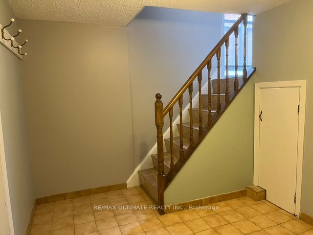 65 Exbury Road Lower, Toronto, ON M3M 1P9 photo 5