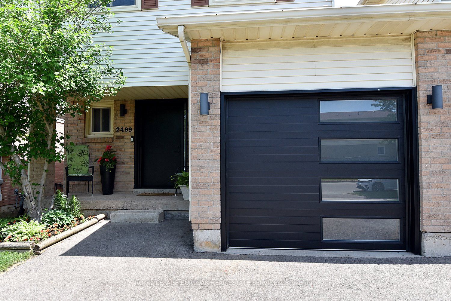 2499 Whittaker Drive, Burlington, ON L7P 4P9 photo 3