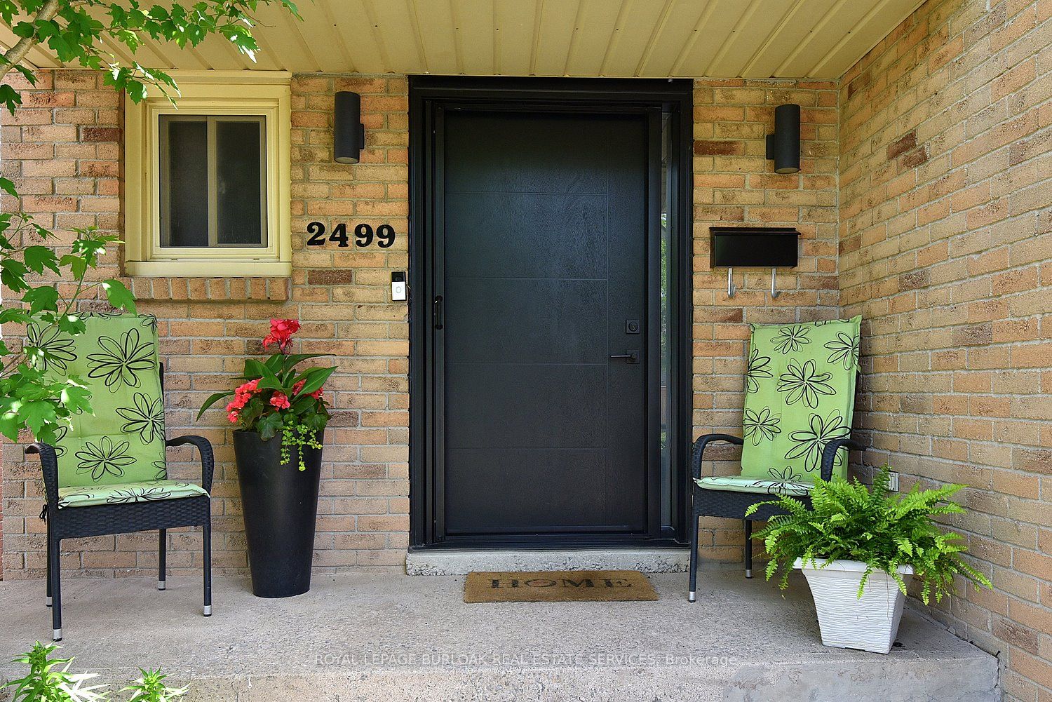 2499 Whittaker Drive, Burlington, ON L7P 4P9 photo 4