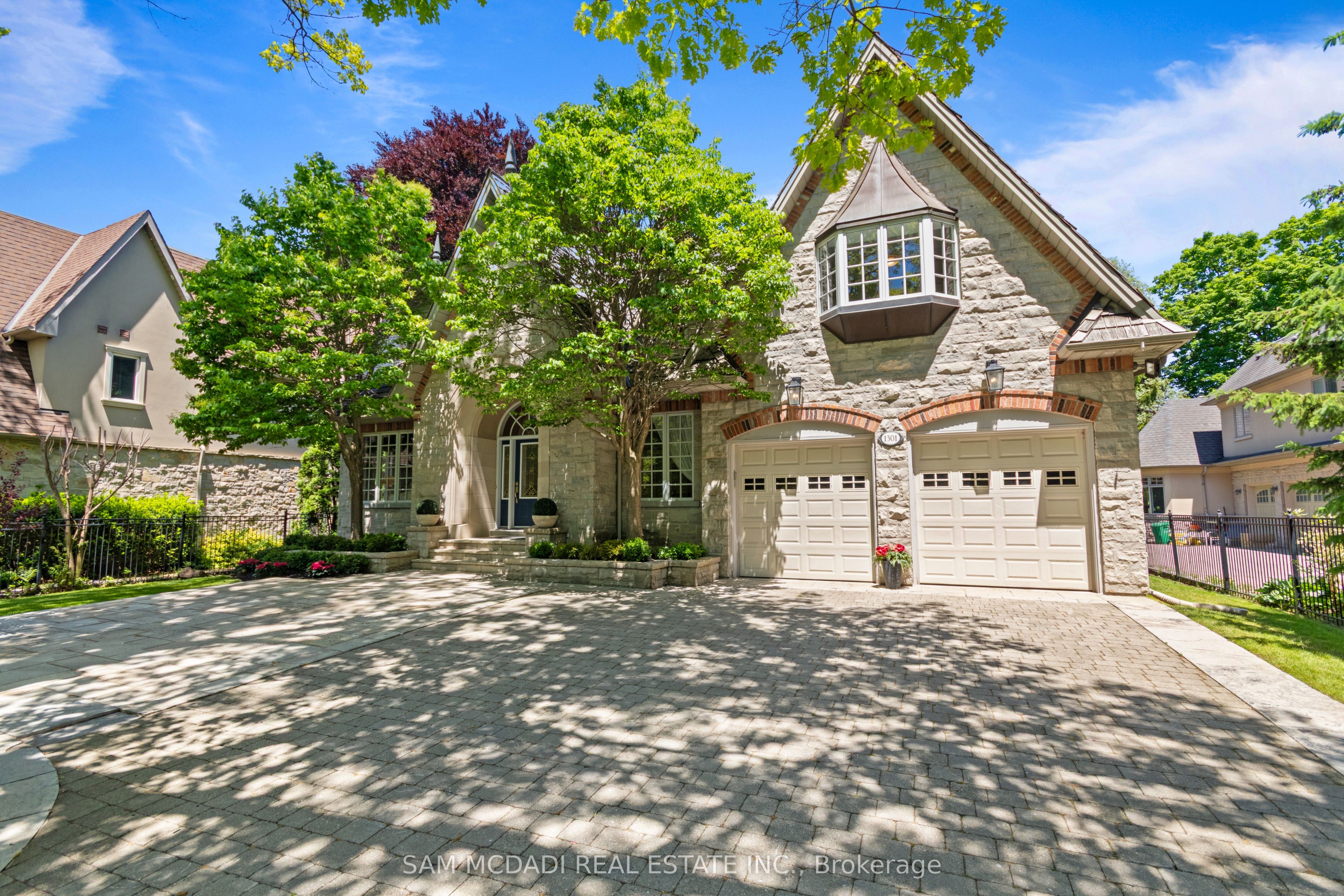 1301 Mississauga Road, Mississauga, ON L5H 2J1 photo 3