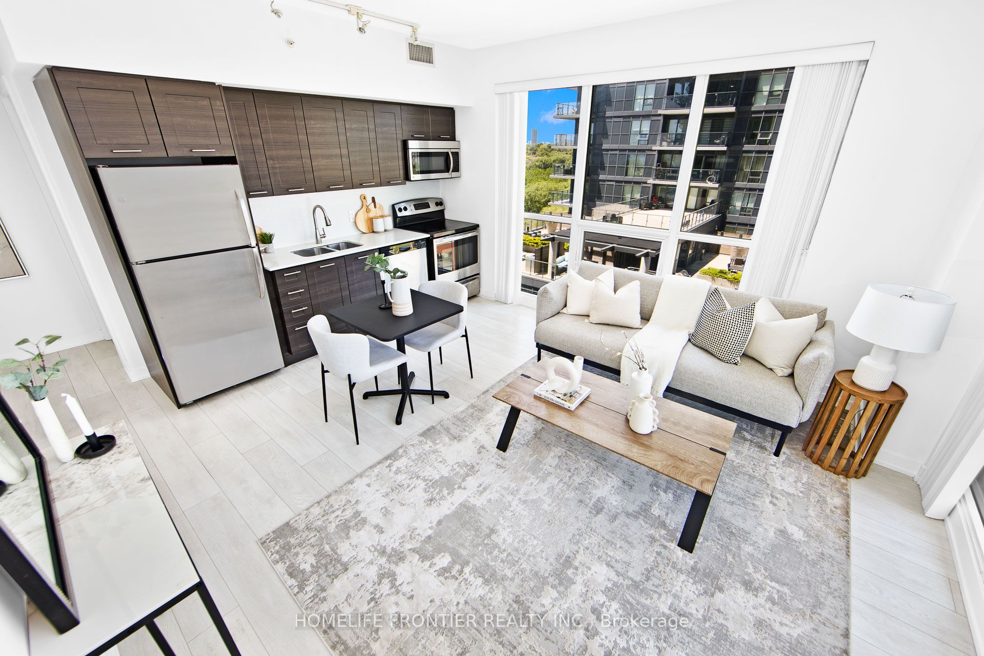 2212 Lakeshore Boulevard W 1108, Toronto, ON M8V 0C2 photo 3