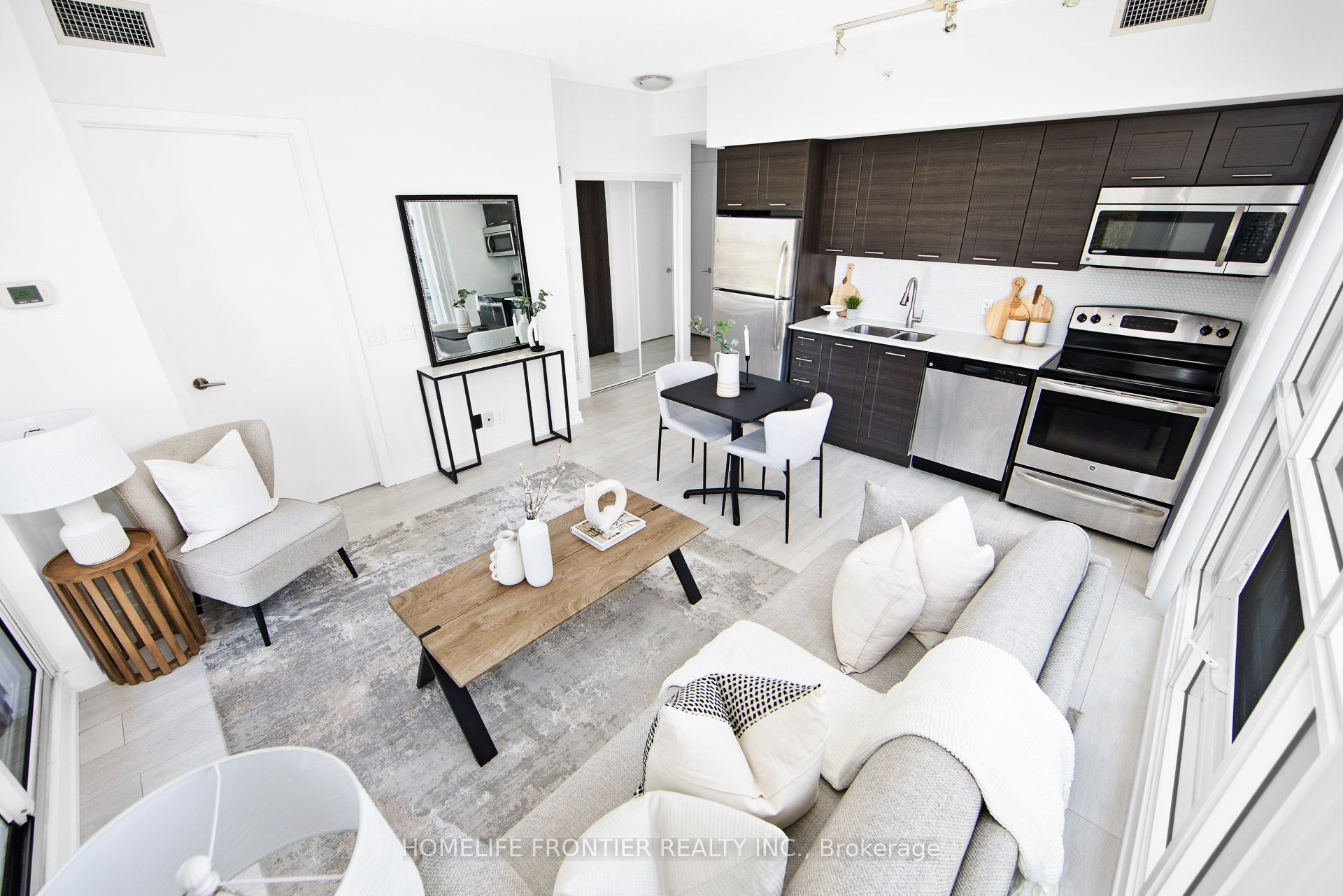 2212 Lakeshore Boulevard W 1108, Toronto, ON M8V 0C2 photo 4