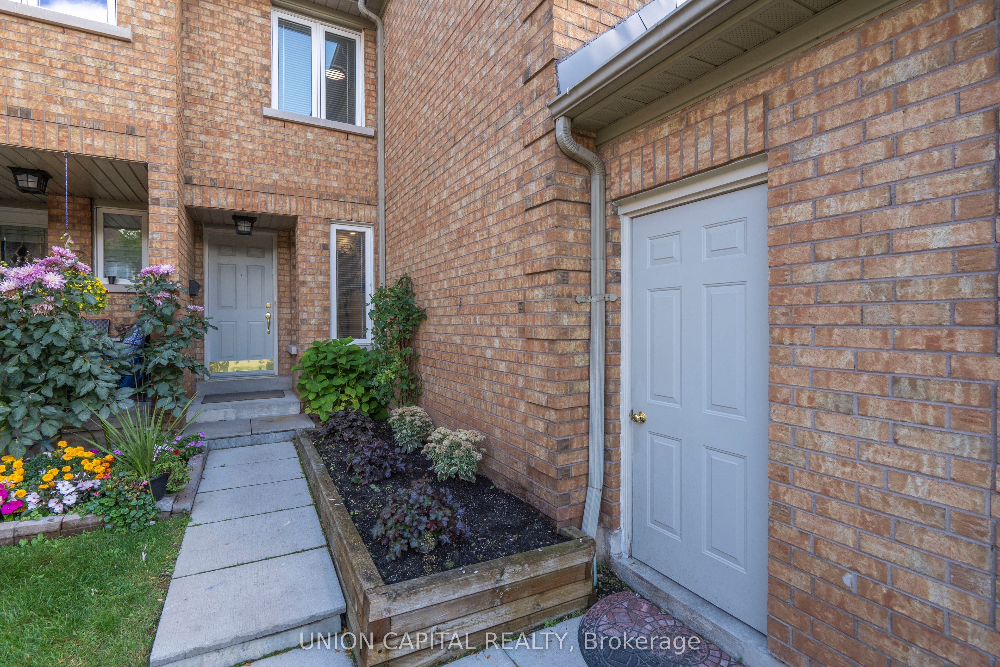 2555 Thomas Street 106, Mississauga, ON L5M 5P6 photo 4