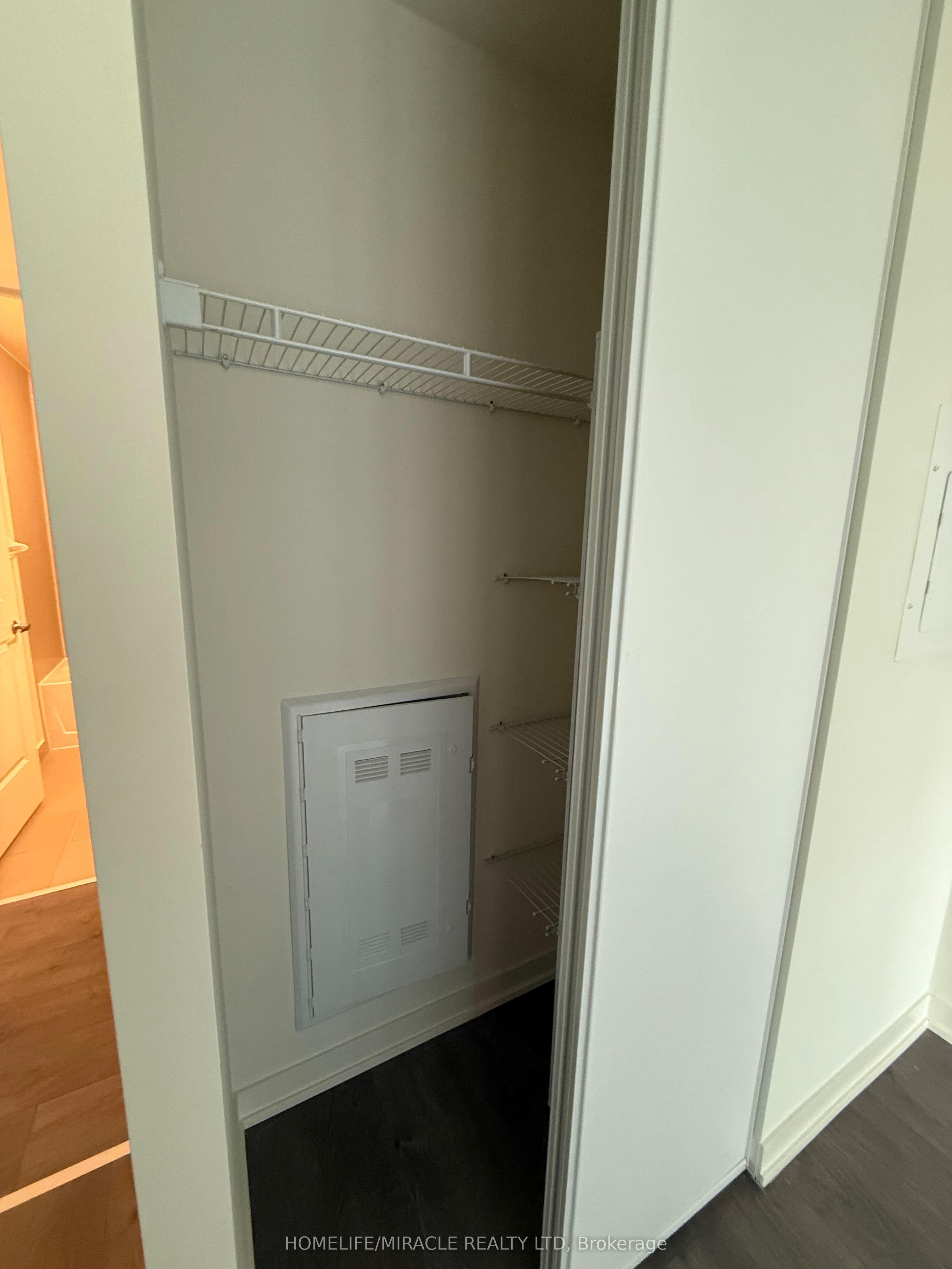 38 Annie Craig Drive 611, Toronto, ON M8V 0G9 photo 3