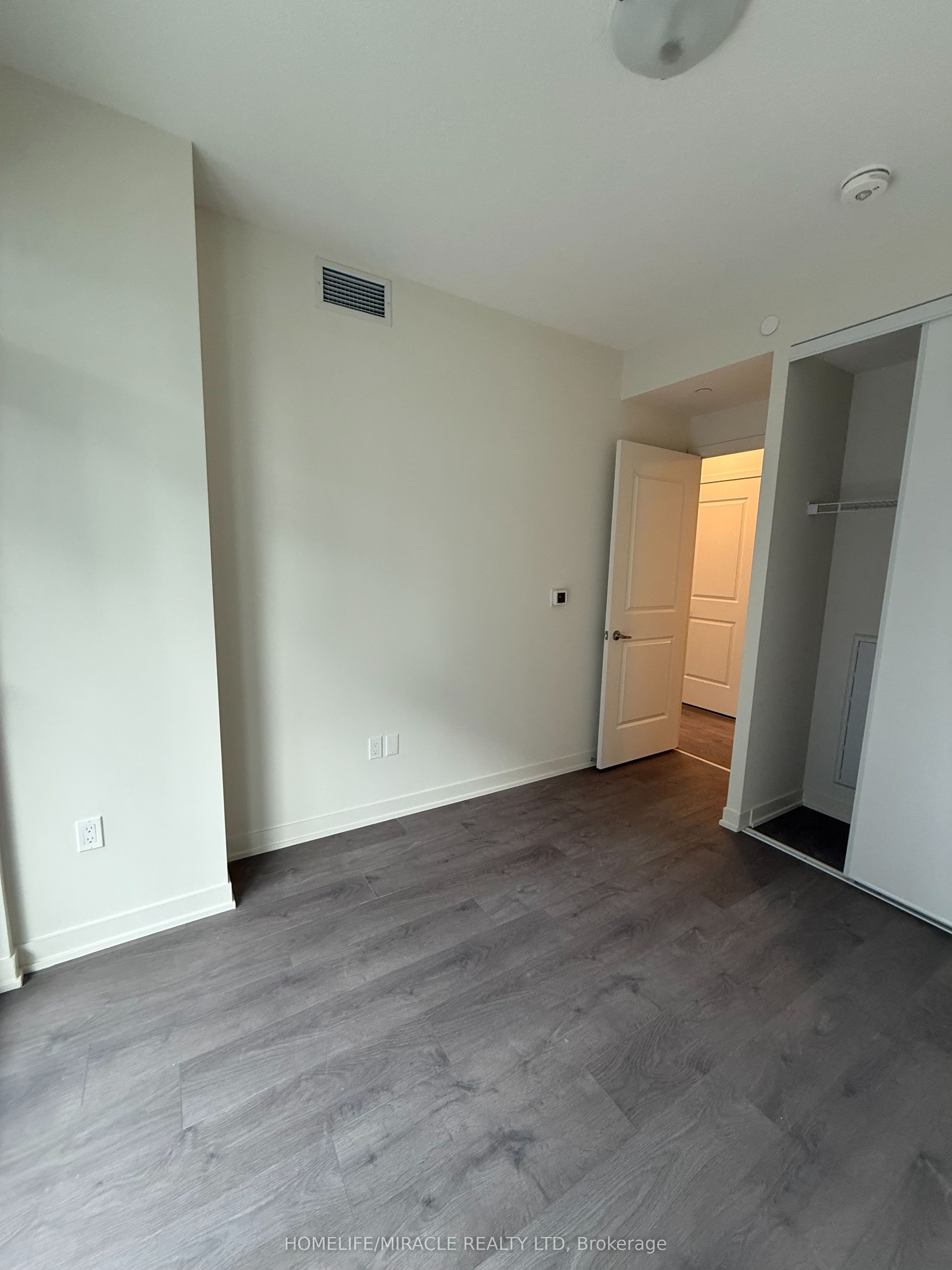 38 Annie Craig Drive 611, Toronto, ON M8V 0G9 photo 4