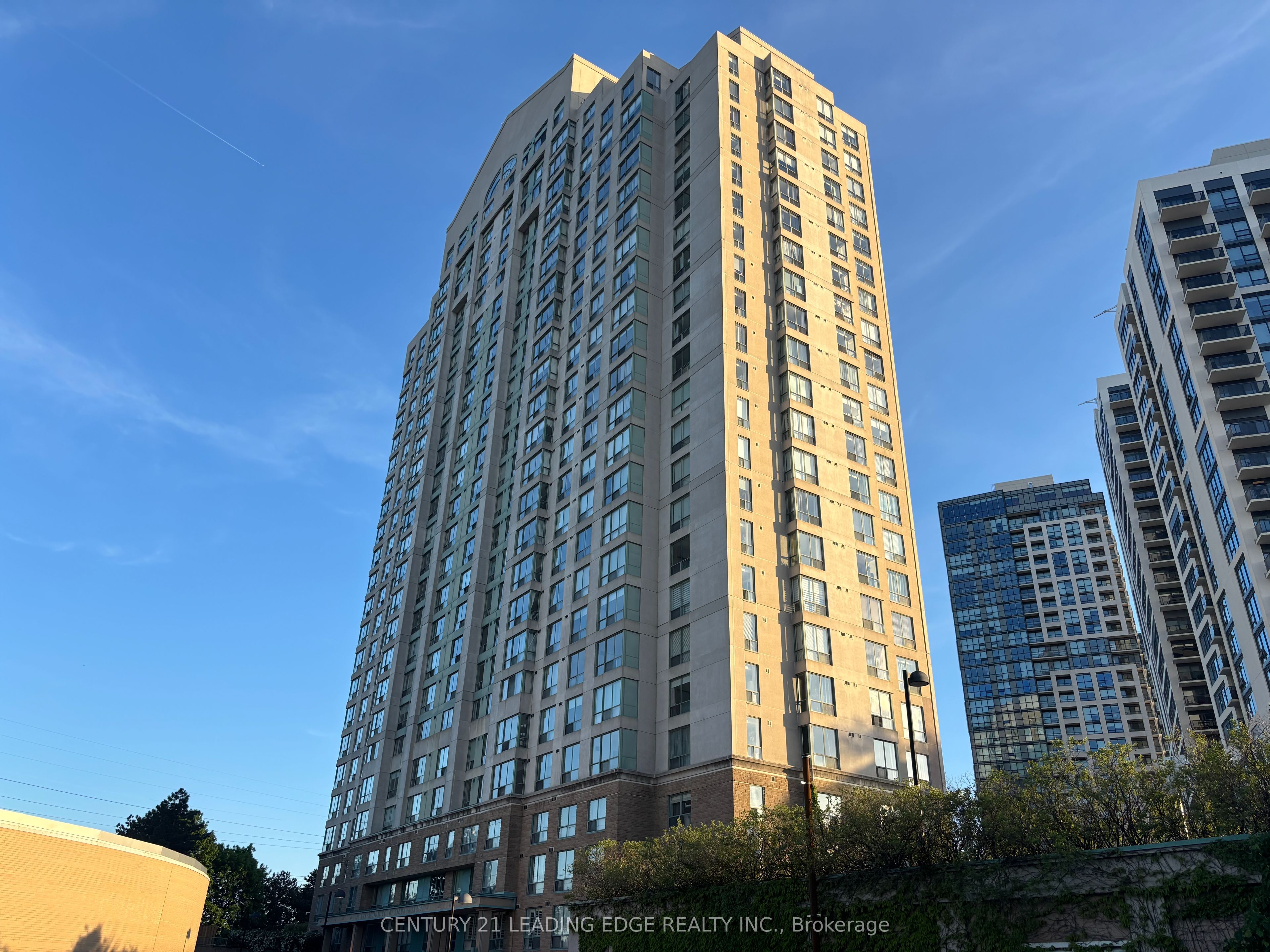 101 Subway Crescent 405, Toronto, ON M9B 6K4