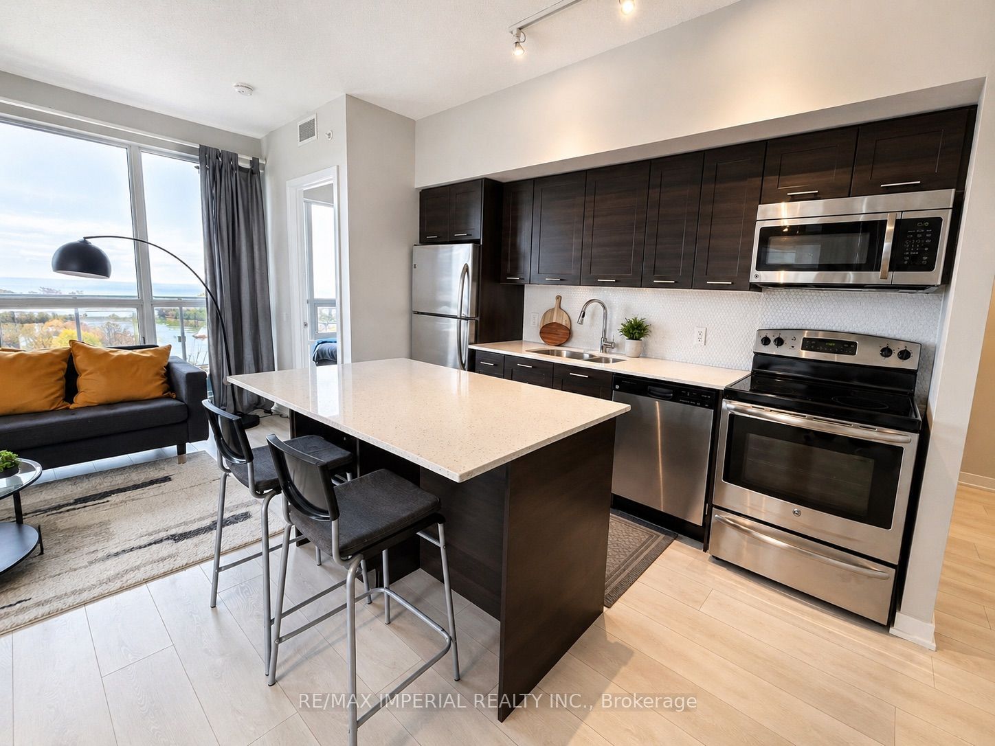 2212 Lake Shore Boulevard W 3001, Toronto, ON M8V 0C2 photo 4
