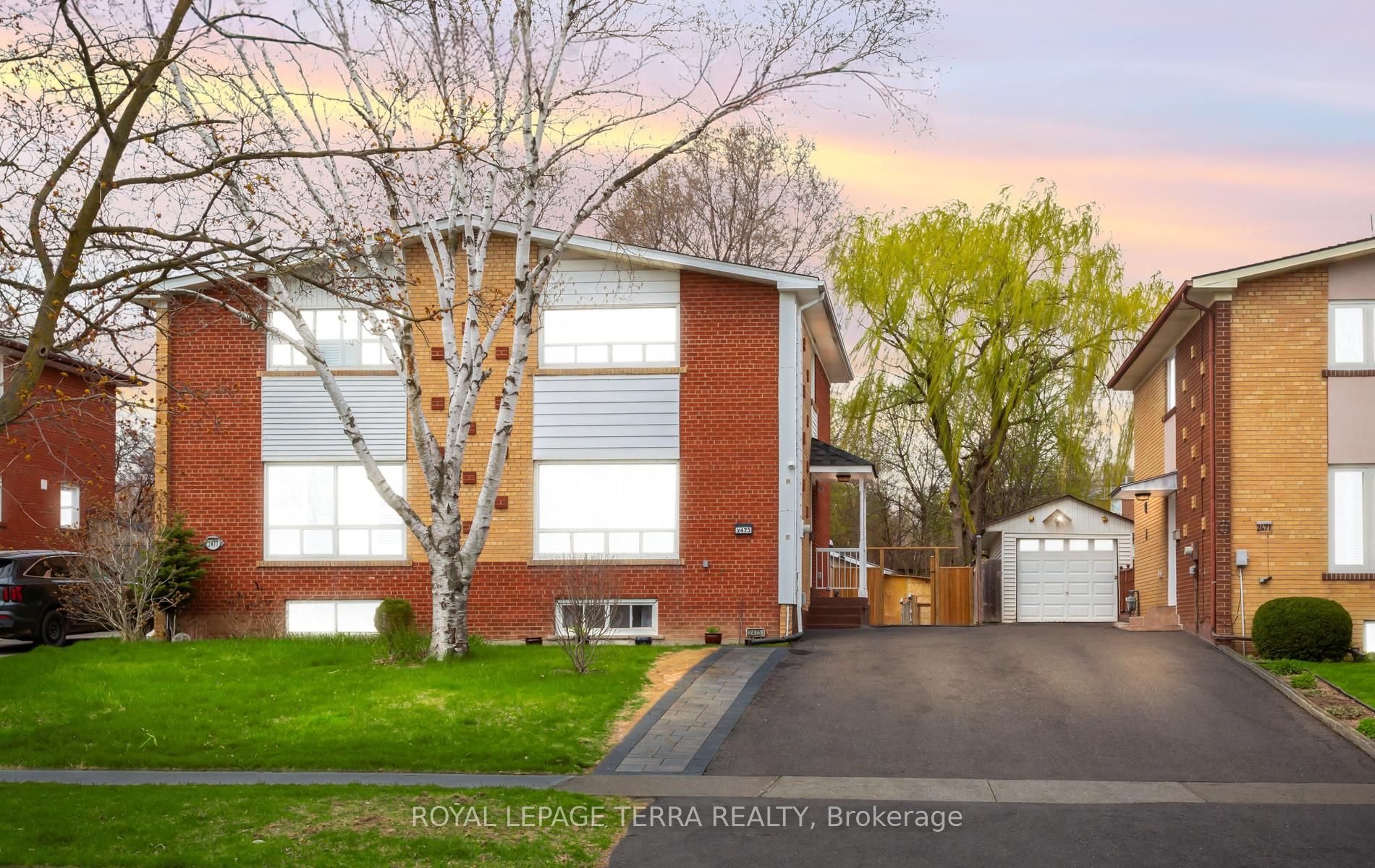 2475 Brookhurst Road, Mississauga, ON L5J 1R4 photo 2