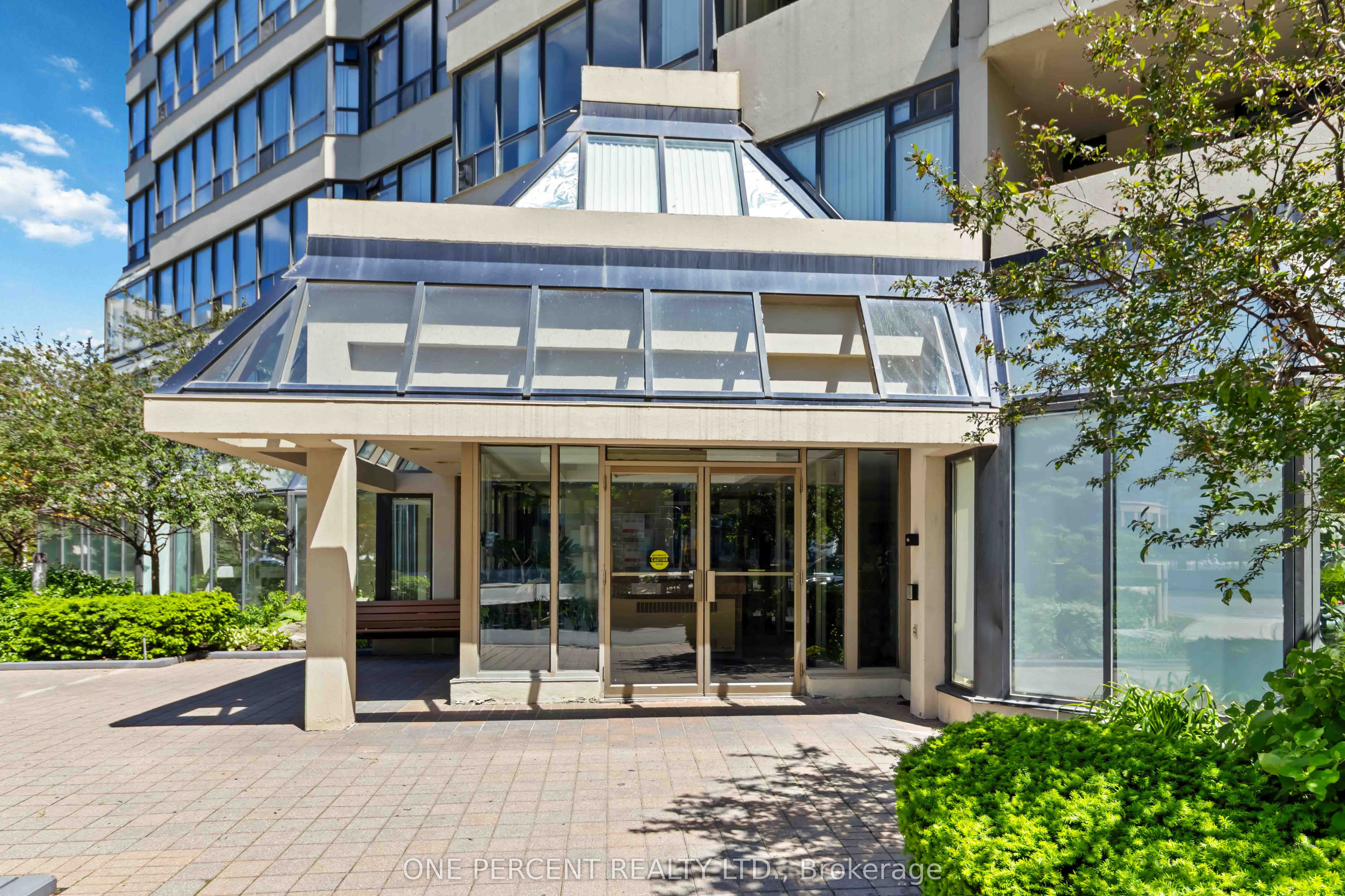 400 Webb Drive 1002, Mississauga, ON L5B 3Z7 photo 2