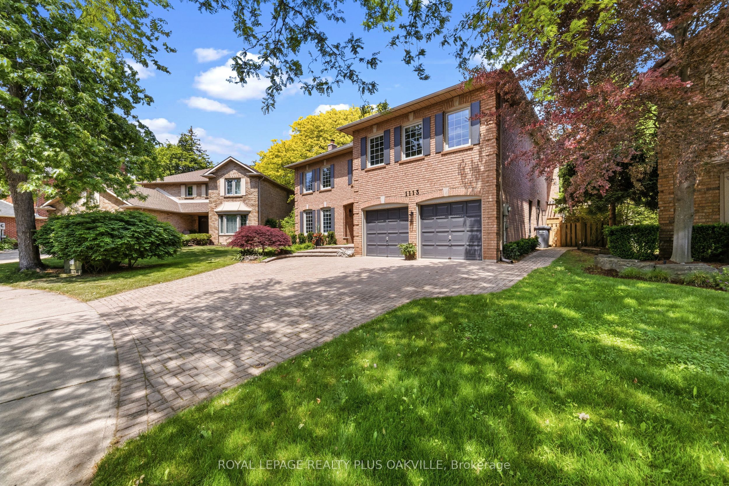 1113 Valleywood Court, Oakville, ON L6M 2C4 photo 2