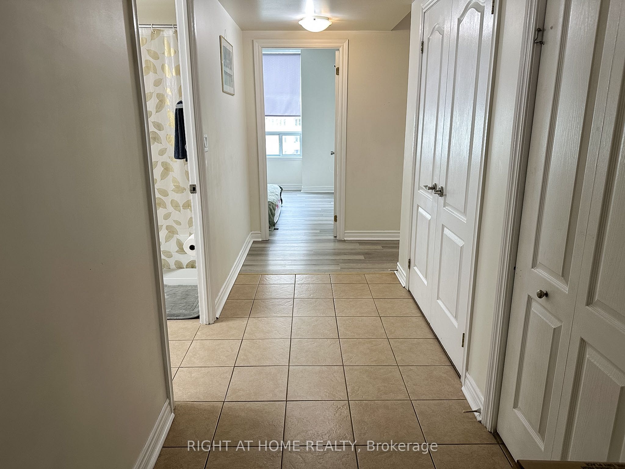 2088 Lawrence Avenue W 702, Toronto, ON M9N 3Z9 photo 5