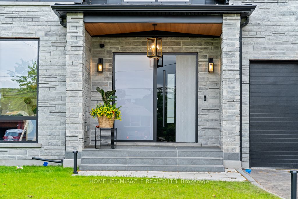 282 Maurice Drive, Oakville, ON L6K 2X3 photo 5