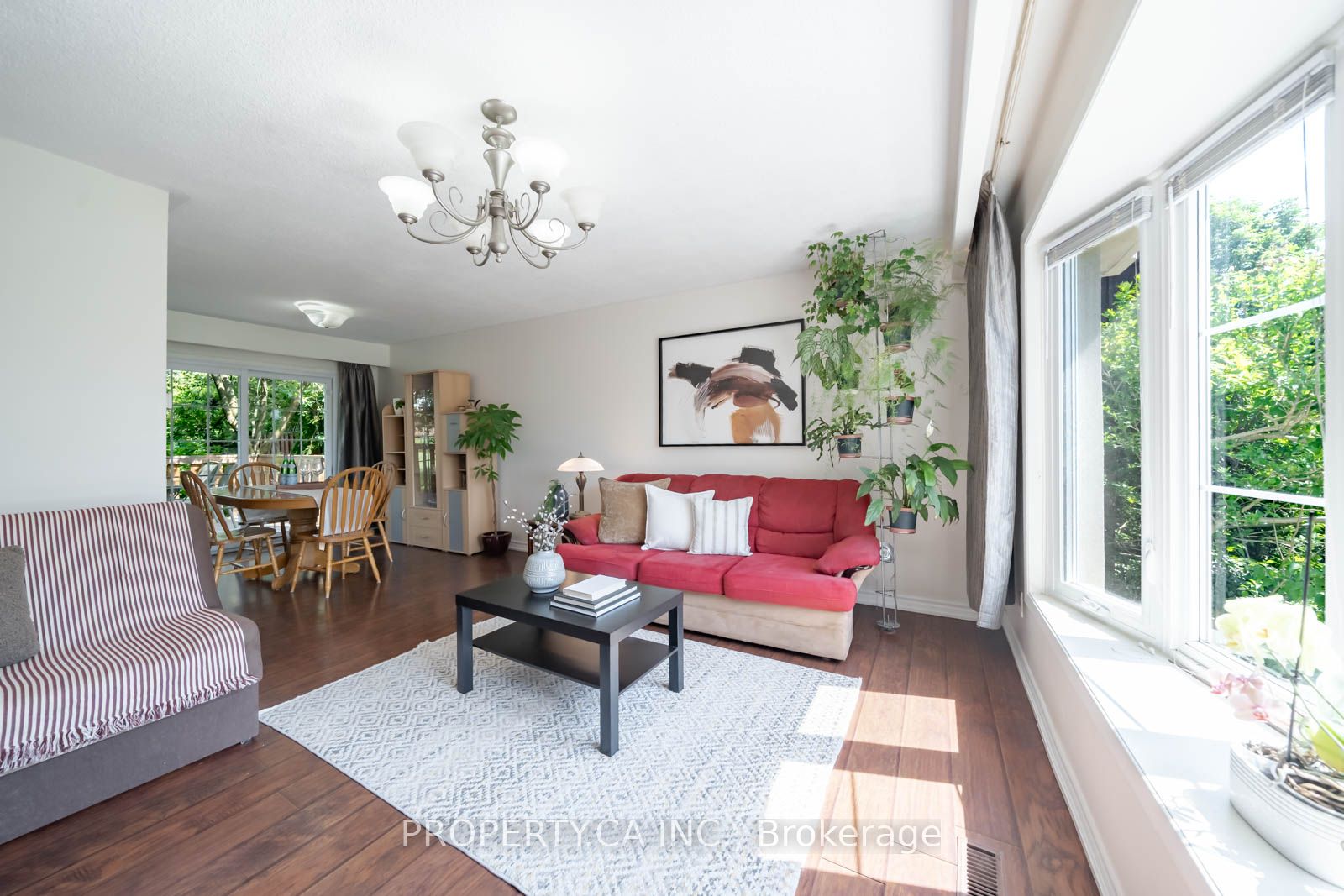 2563 Bromsgrove Road W, Mississauga, ON L5J 1M1 photo 4