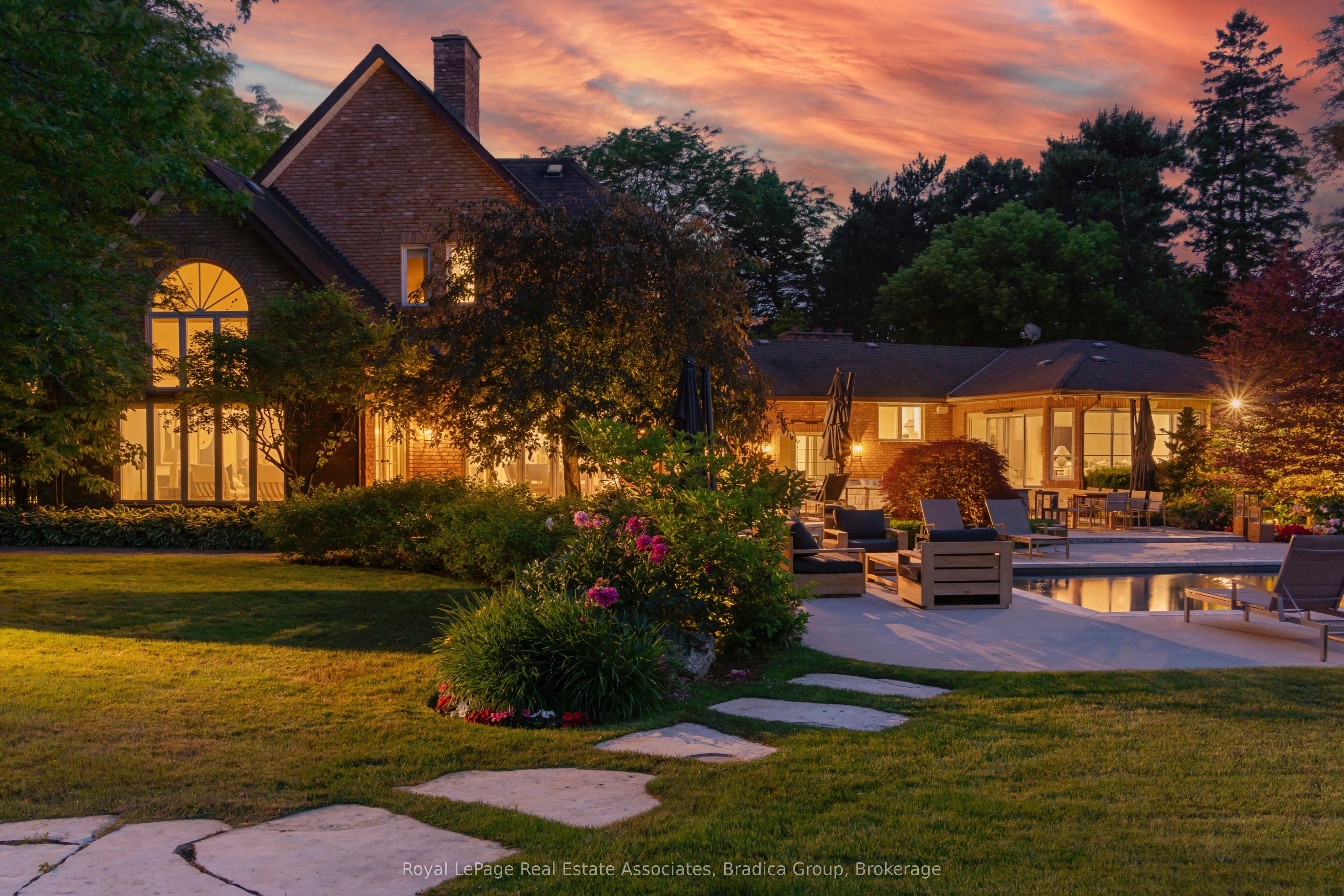 19 Lorraine Gardens, Toronto, ON M9B 4Z5 photo 3