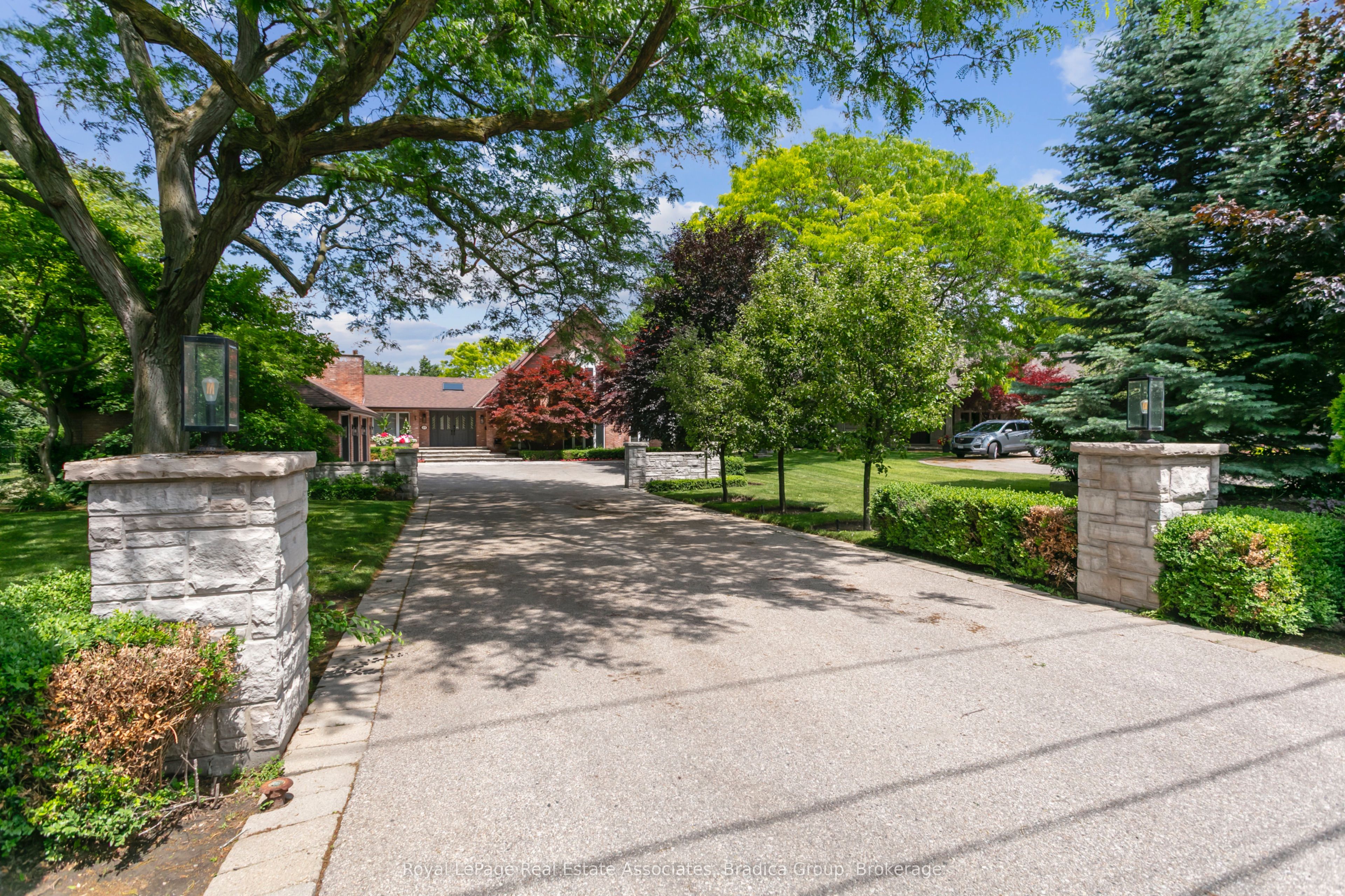19 Lorraine Gardens, Toronto, ON M9B 4Z5 photo 4