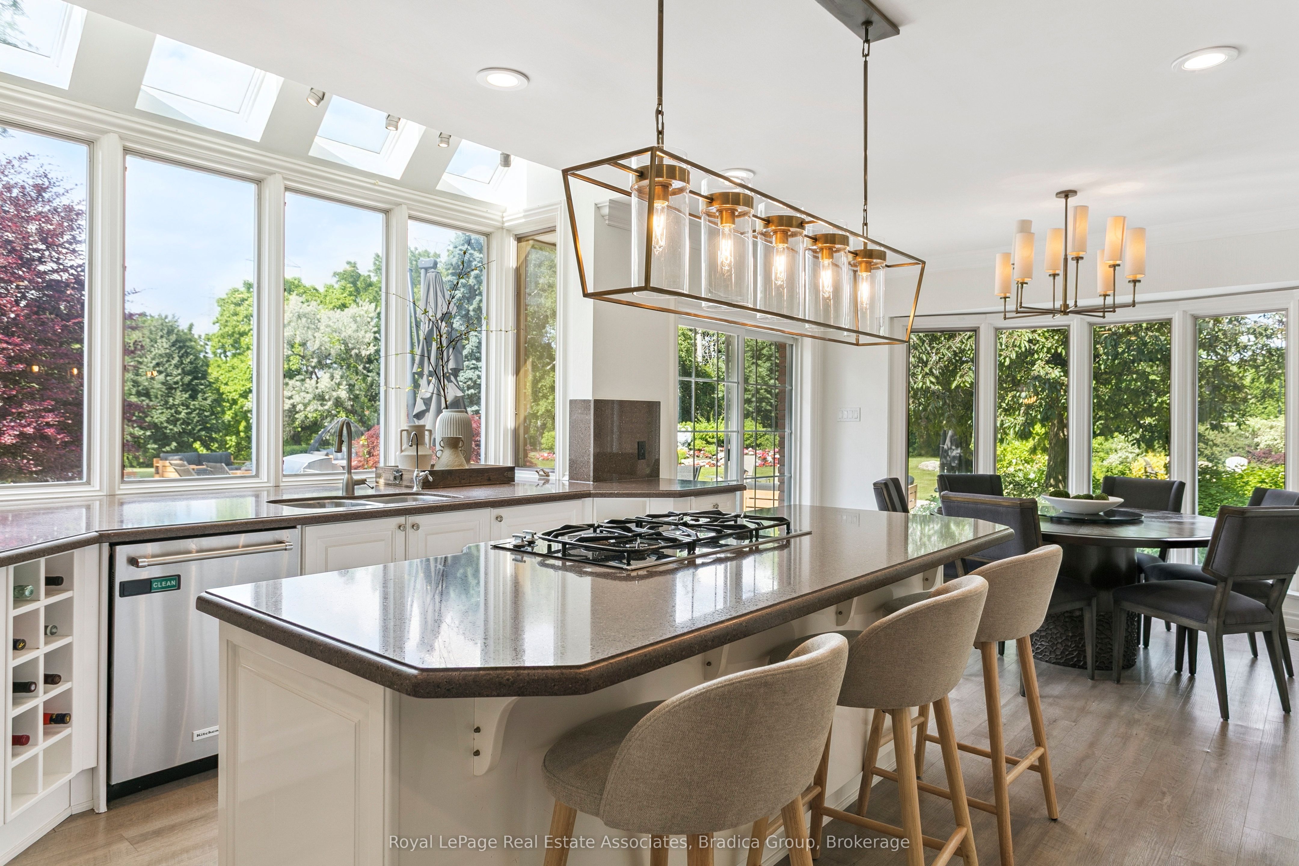 19 Lorraine Gardens, Toronto, ON M9B 4Z5 photo 5
