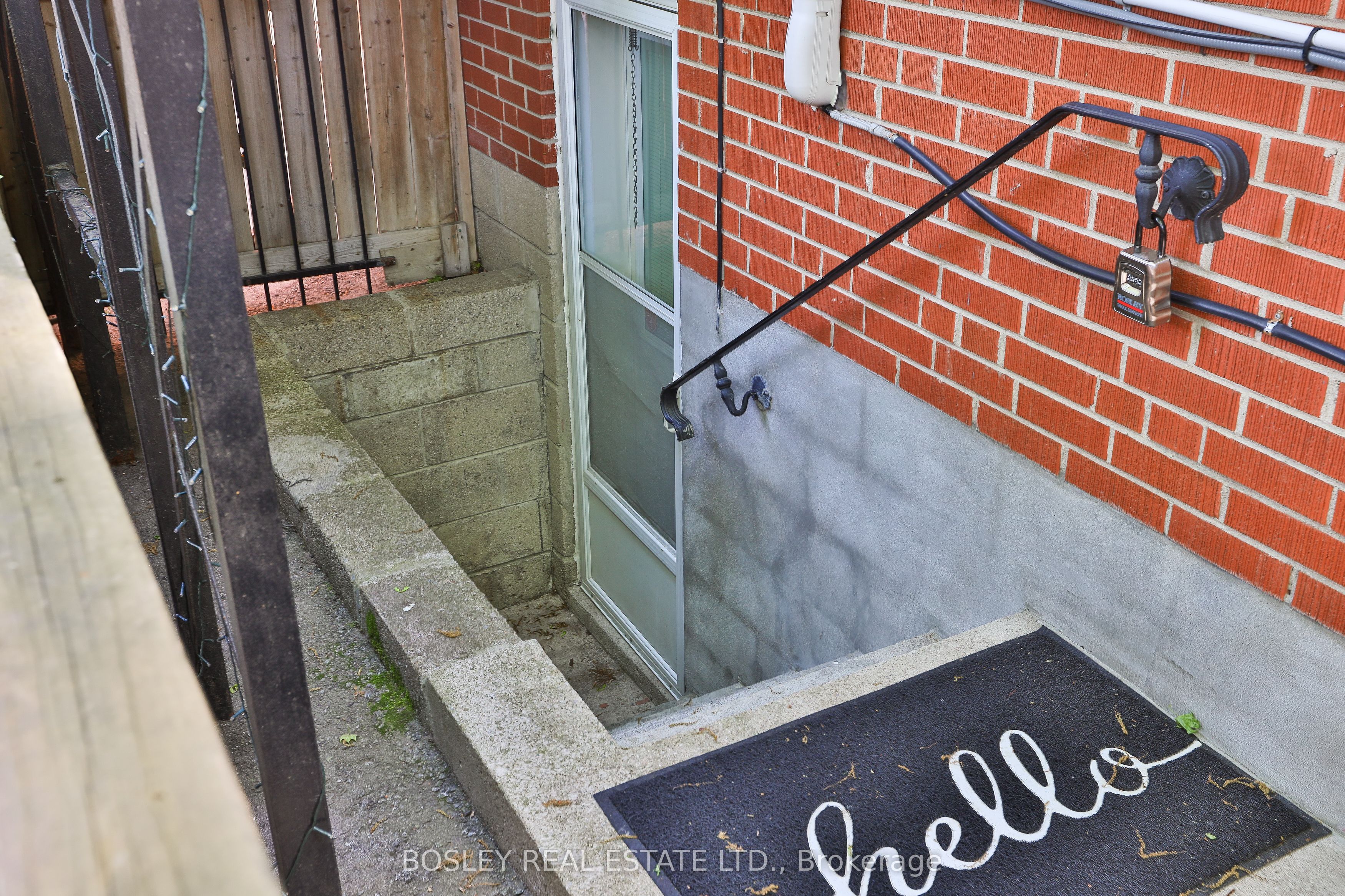 144 Evelyn Avenue Lower, Toronto, ON M6P 2Z7 photo 2