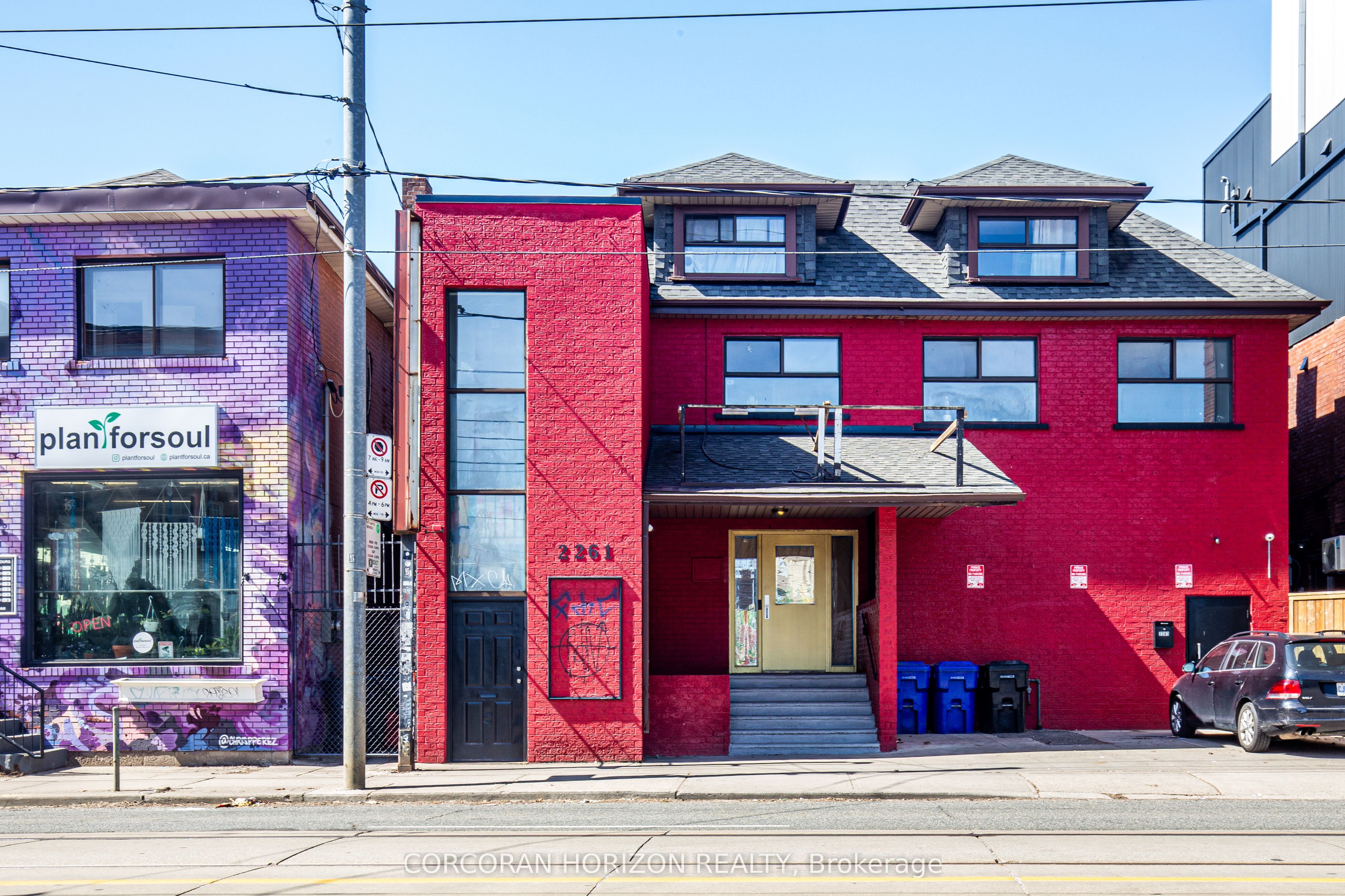 2261 Dundas Street W, Toronto, ON M6R 1X6