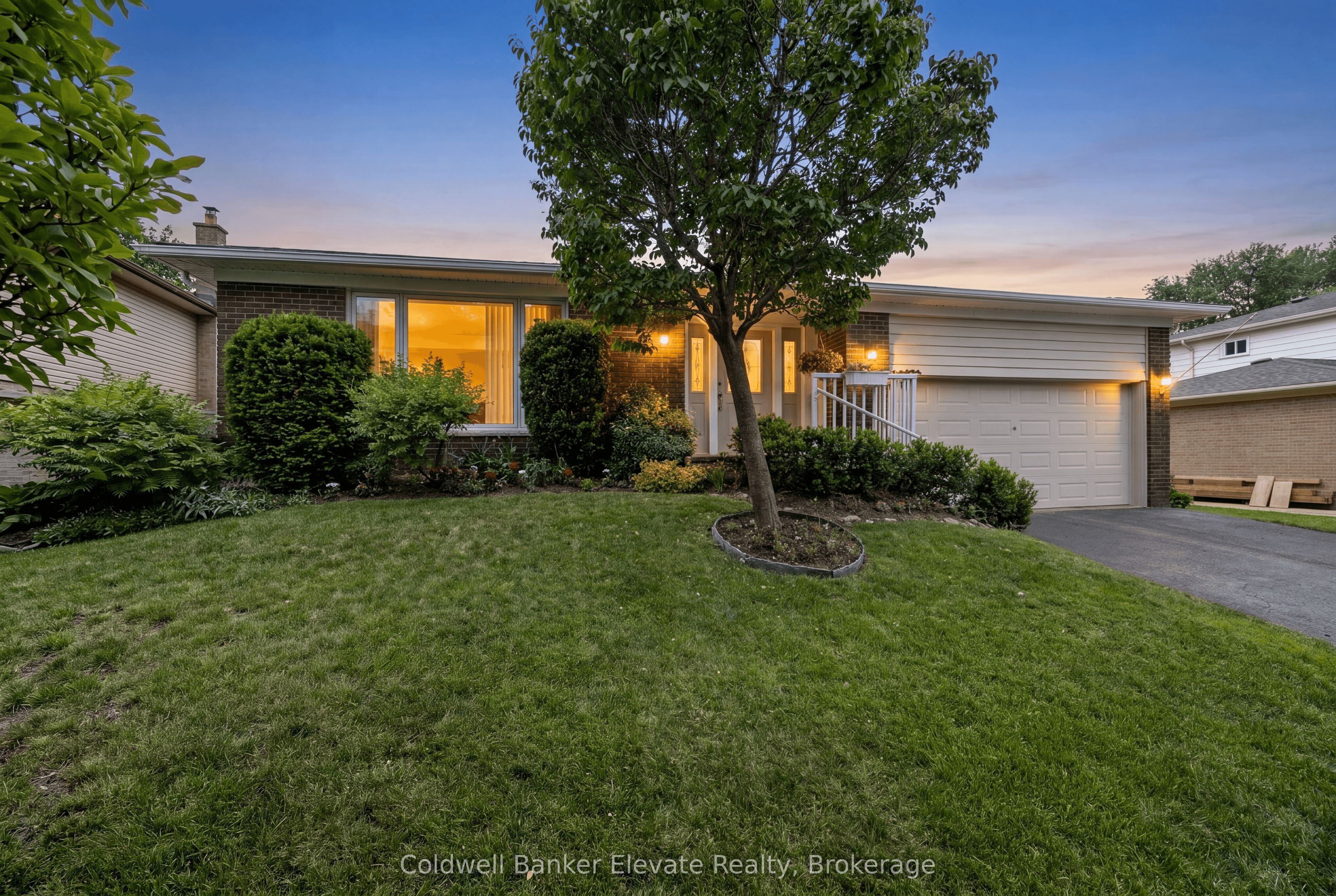 6 Metcalfe Court, Halton Hills, ON L7G 4N6 photo 3