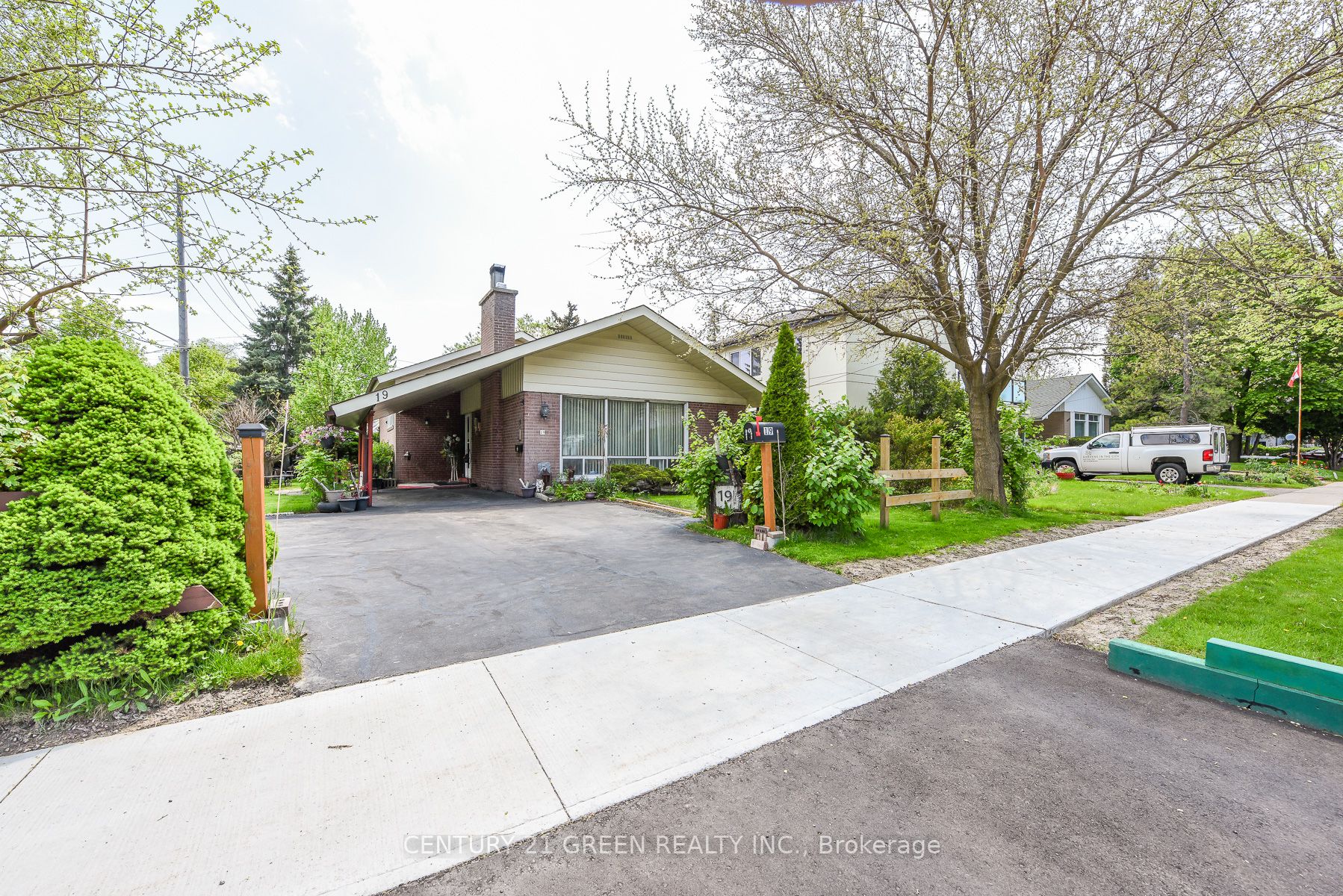19 Eriksdale Road, Toronto, ON M9C 2B8 photo 2