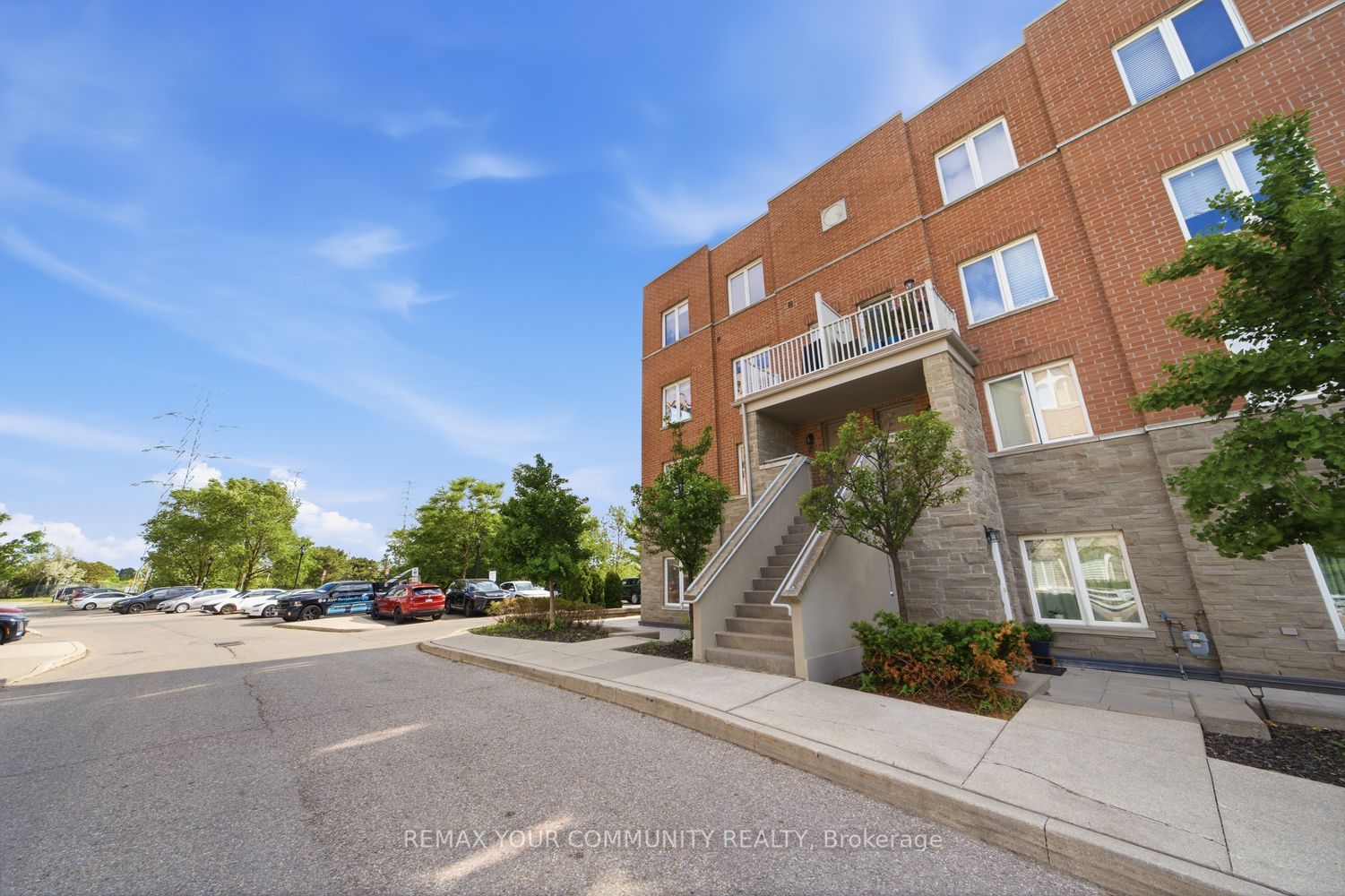 35 Richgrove Drive 204, Toronto, ON M9R 0A3 photo 3