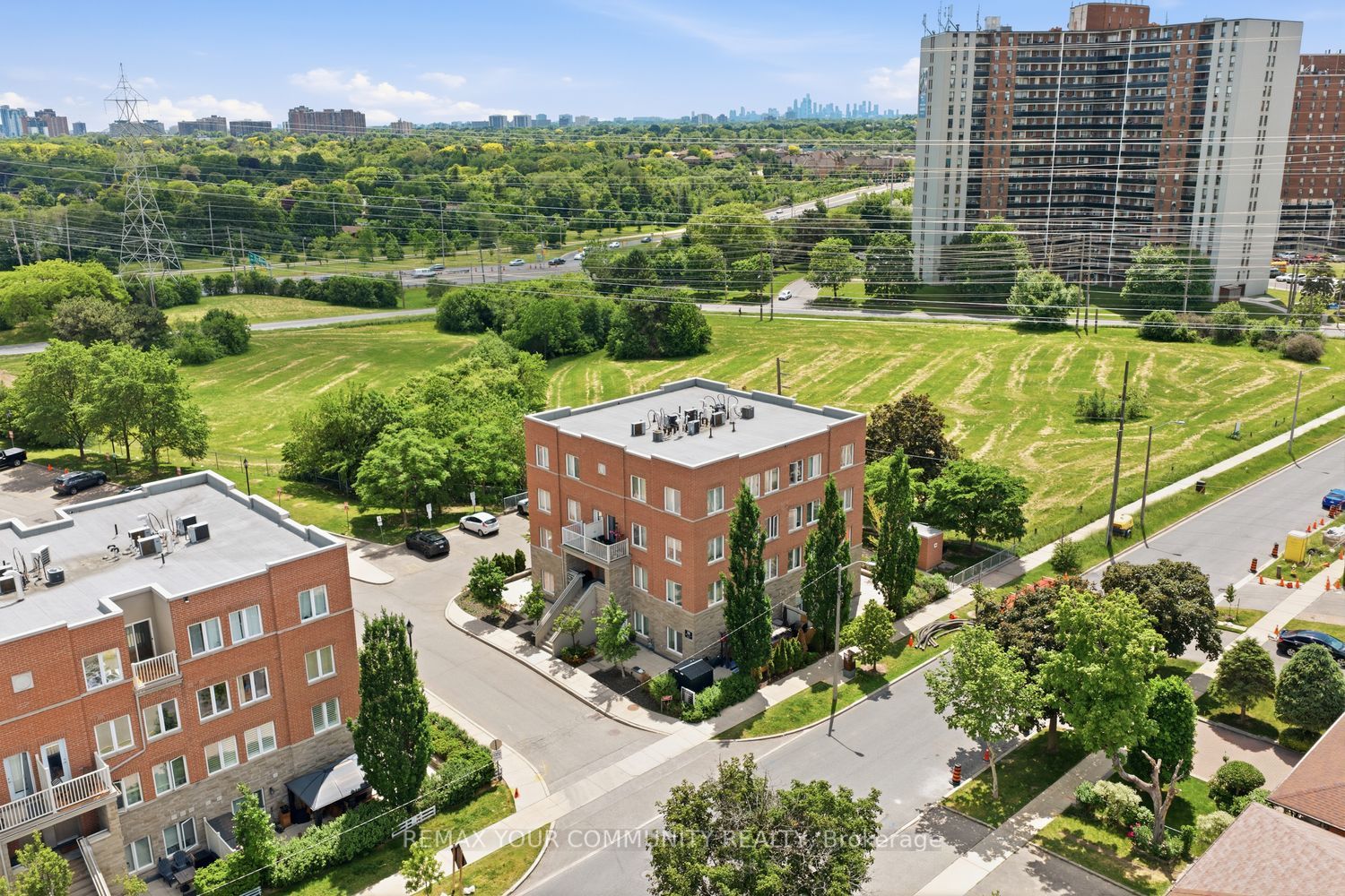 35 Richgrove Drive 204, Toronto, ON M9R 0A3 photo 4
