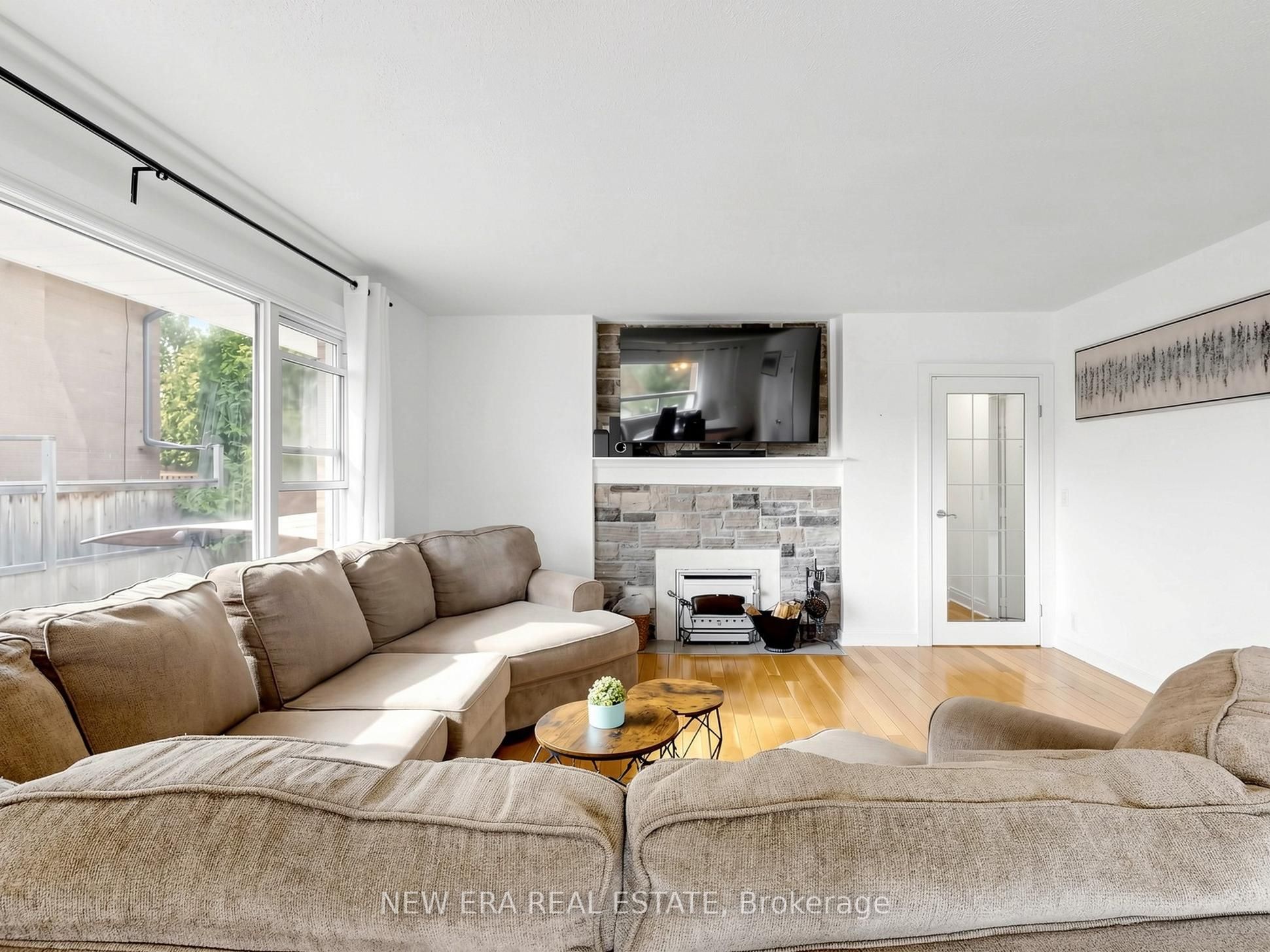 4246 Bloor Street W, Toronto, ON M9C 1Z7 photo 4