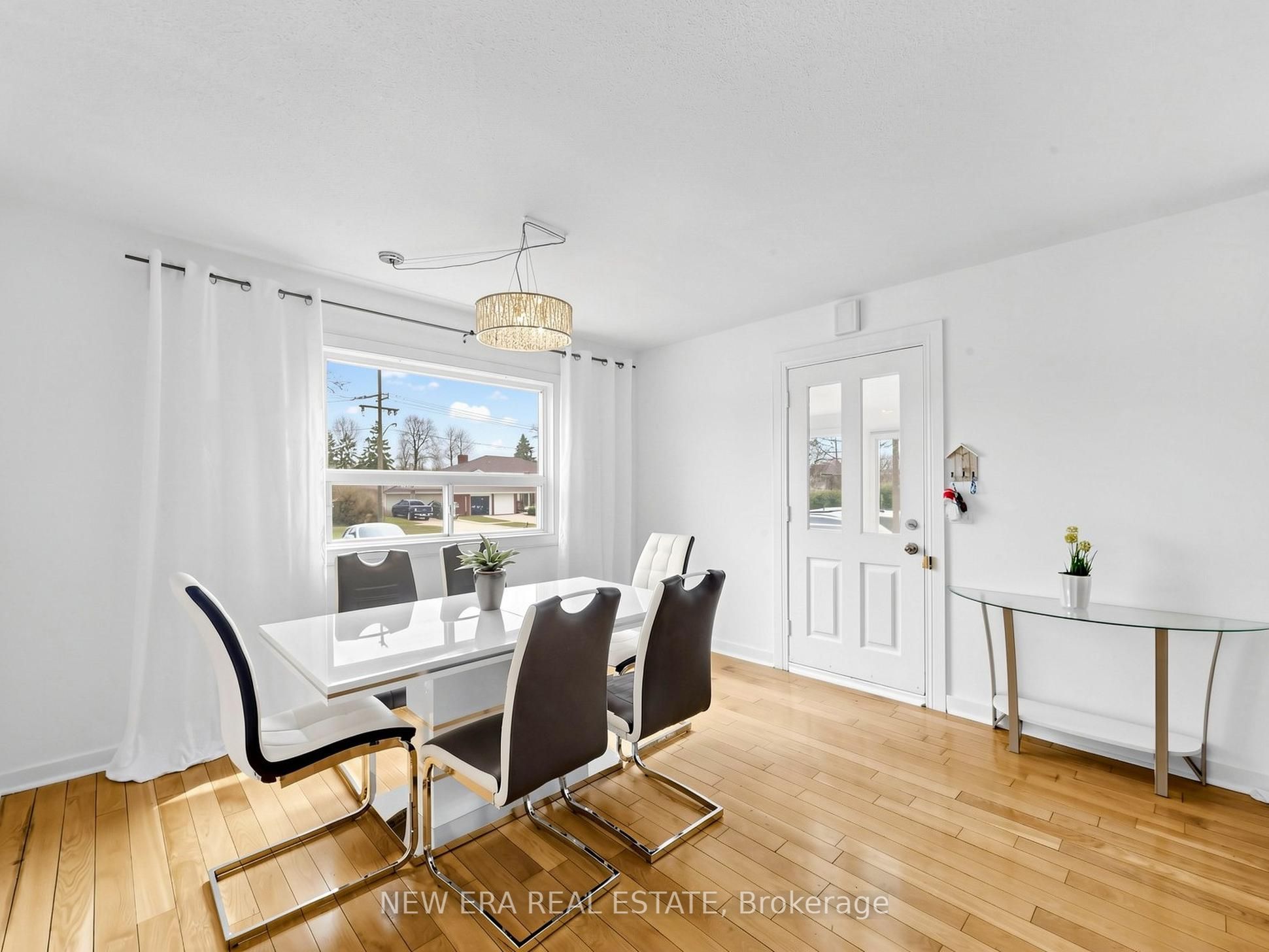 4246 Bloor Street W, Toronto, ON M9C 1Z7 photo 5