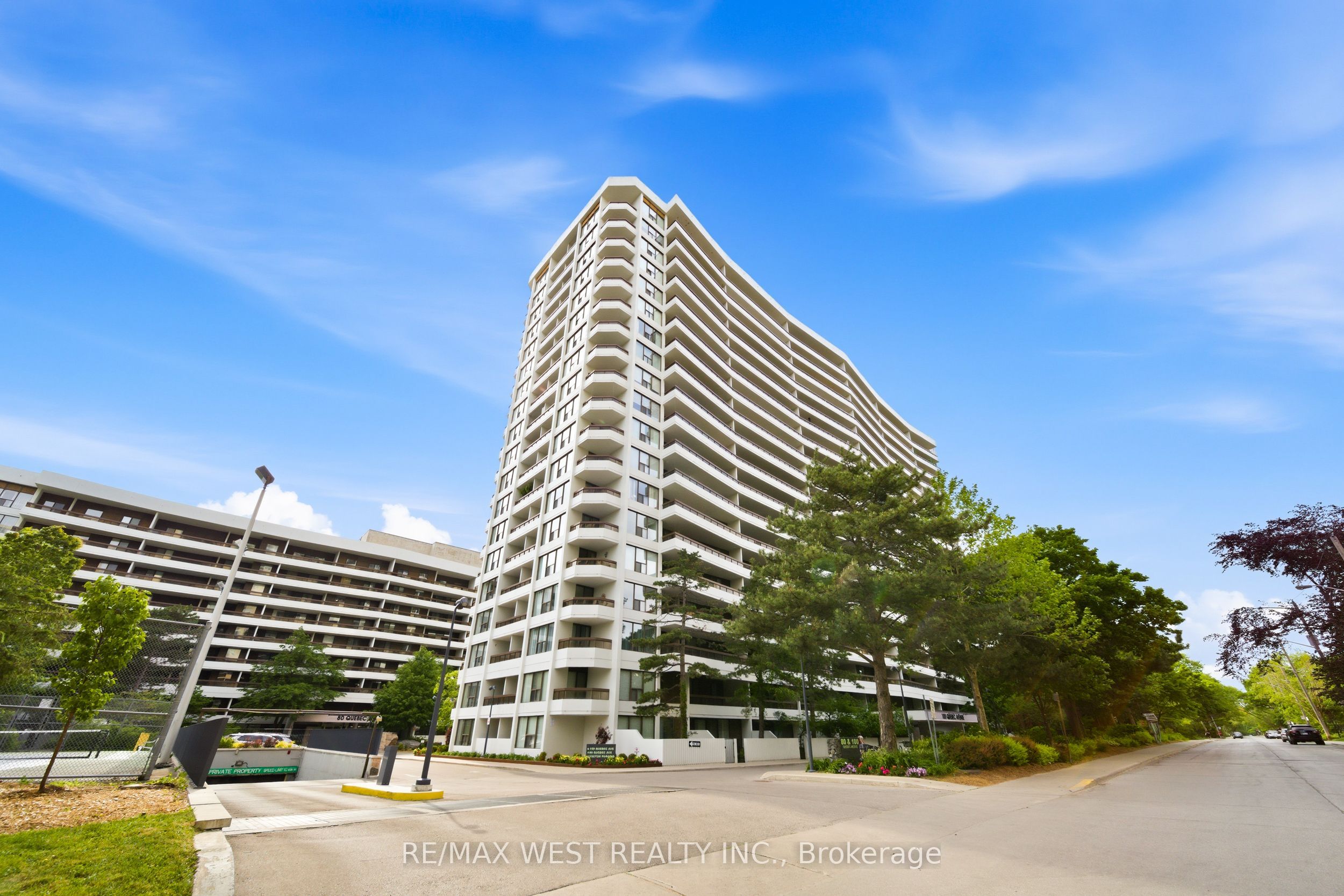 100 Quebec Avenue 1509, Toronto, ON M6P 4B8