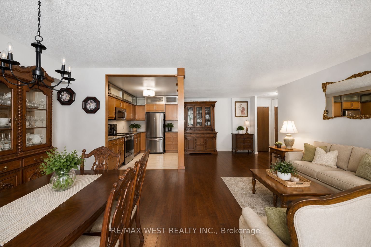 100 Quebec Avenue 1509, Toronto, ON M6P 4B8 photo 3