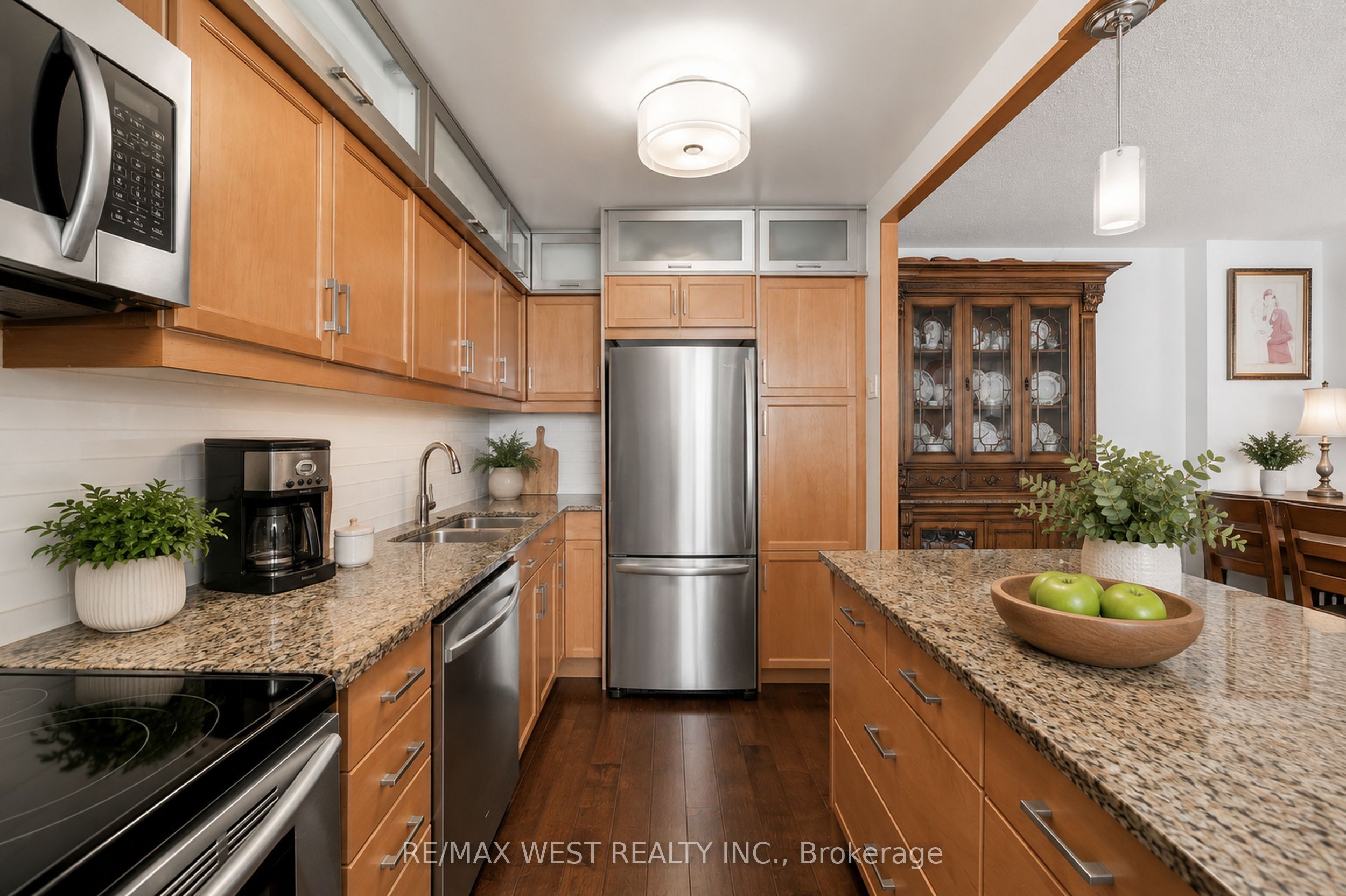100 Quebec Avenue 1509, Toronto, ON M6P 4B8 photo 5