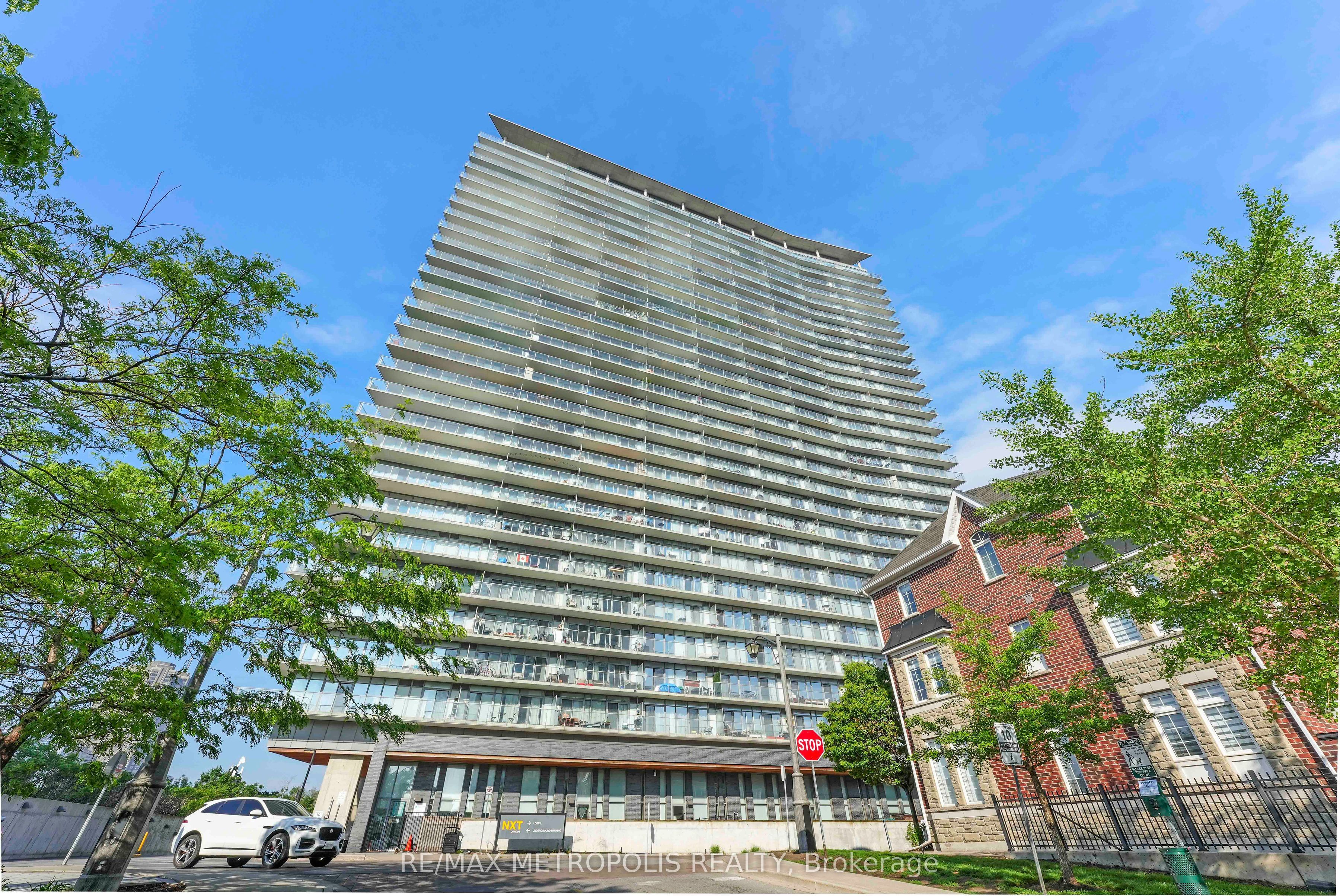 103 The Queensway Avenue 1414, Toronto, ON M6S 5B3 photo 2