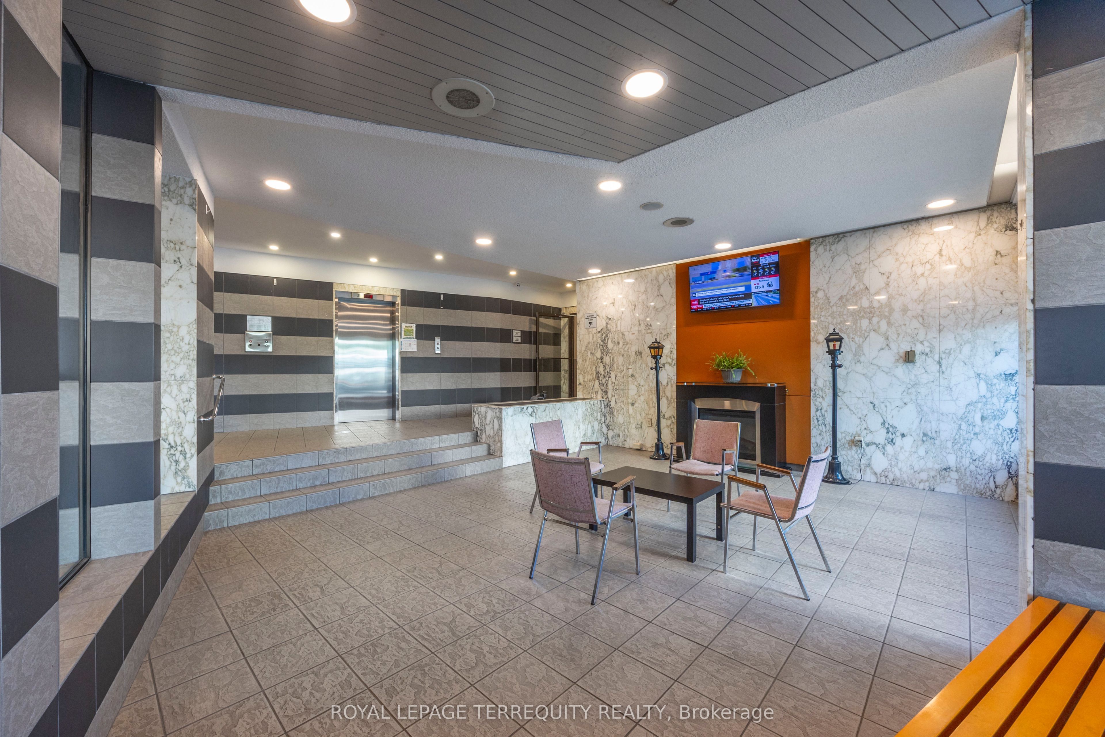 5 San Romanoway 410, Toronto, ON M3N 2Y4 photo 3