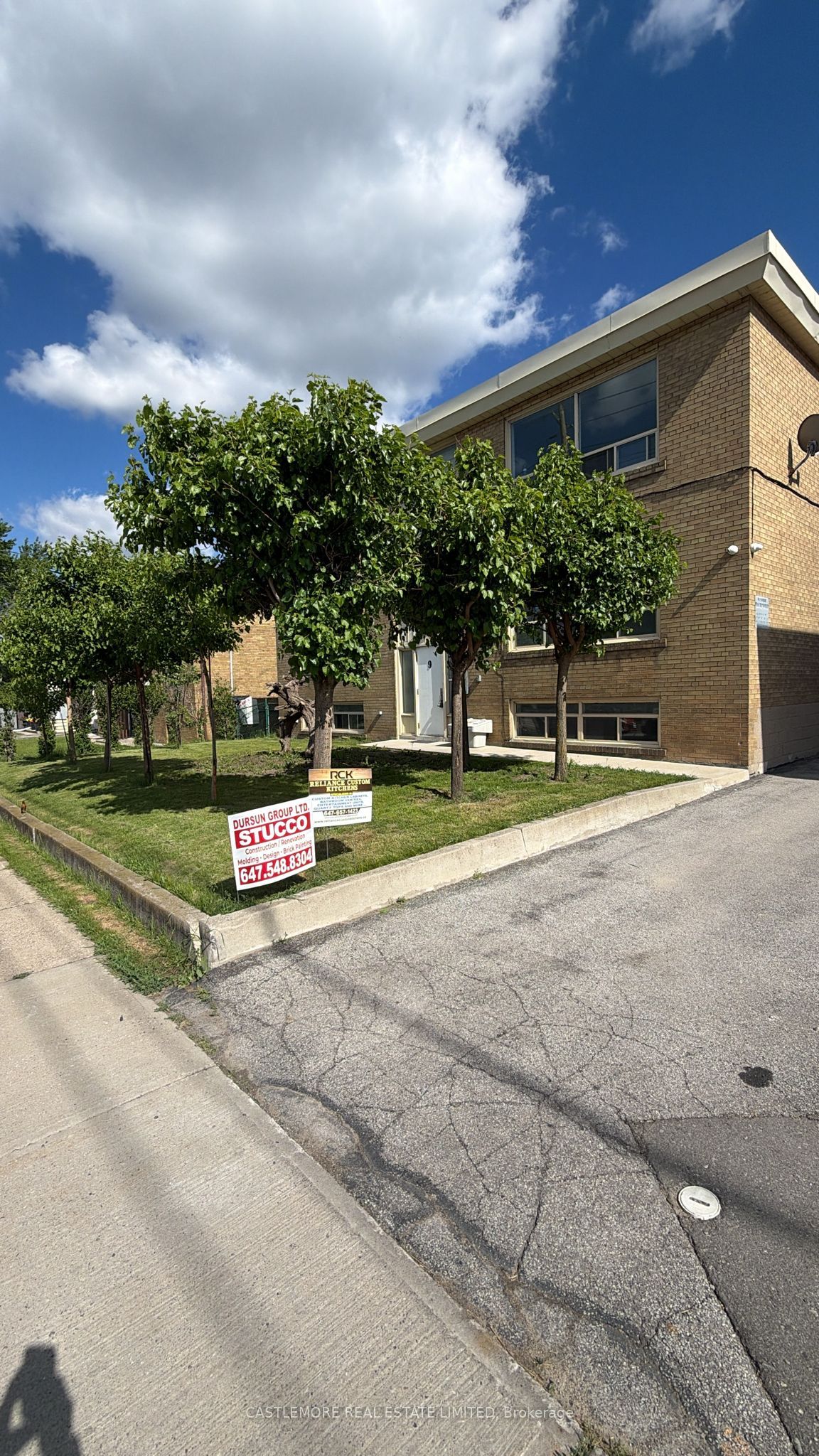 9 Allenby Avenue 5, Toronto, ON M9W 1S5