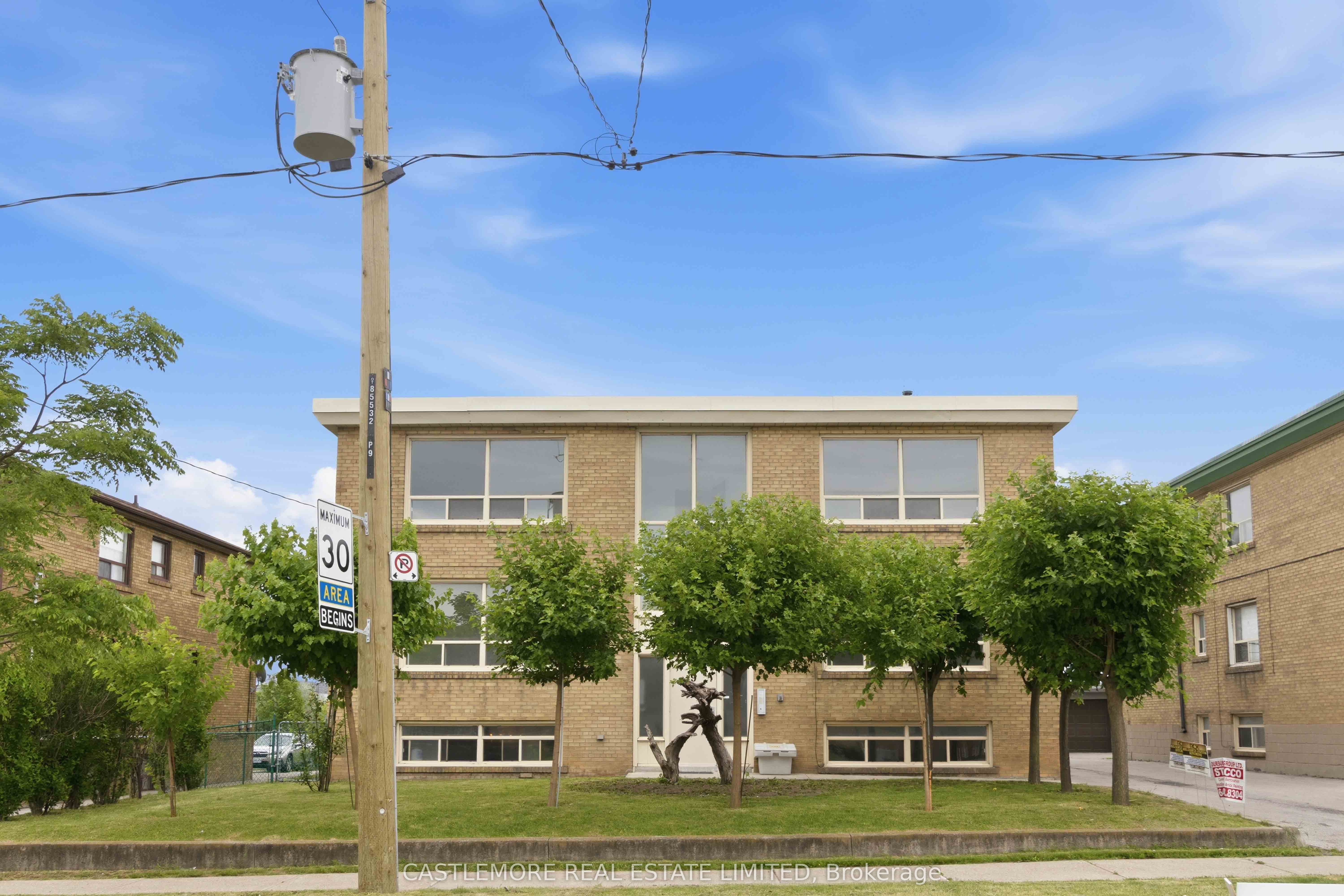 9 Allenby Avenue 5, Toronto, ON M9W 1S5 photo 3
